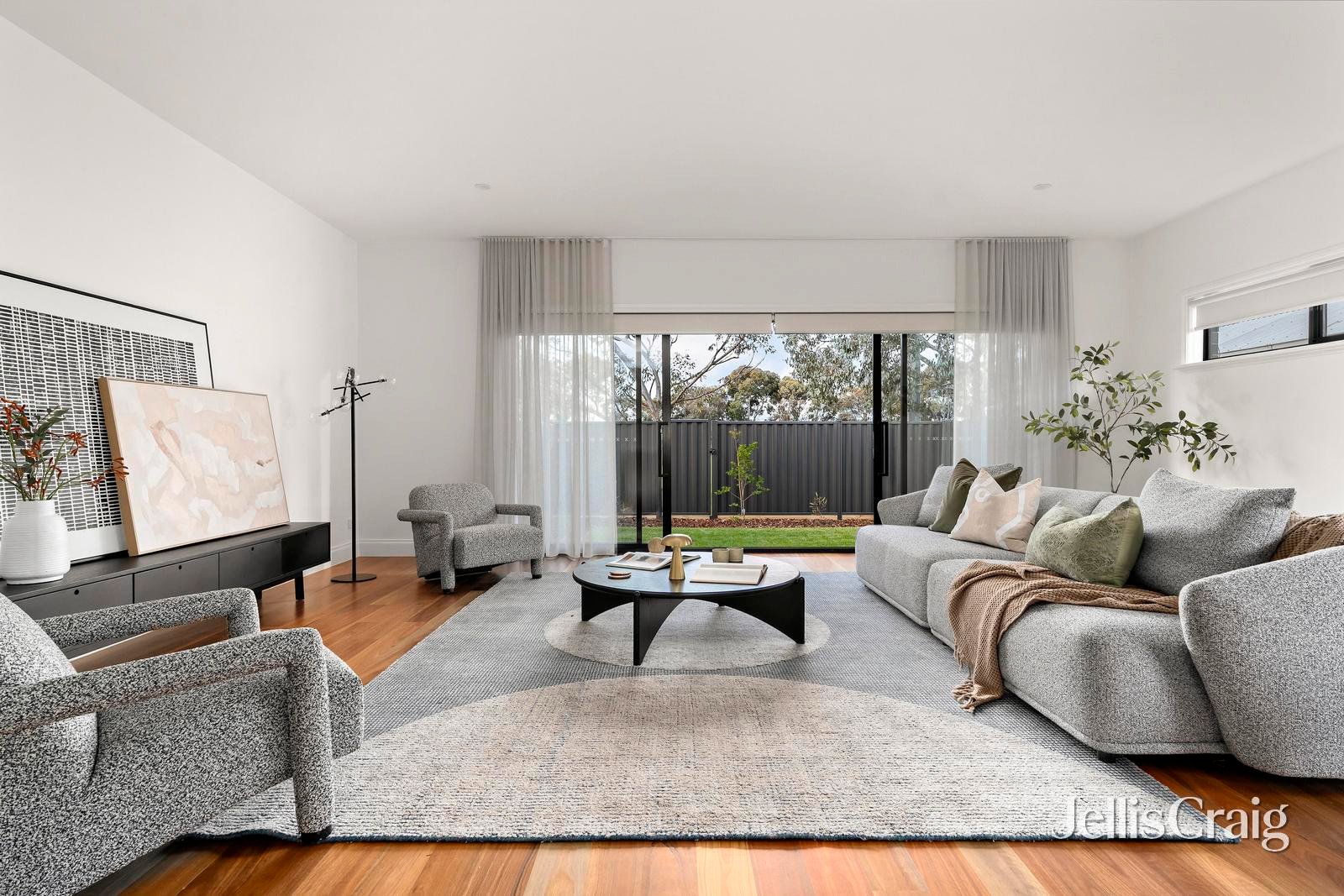 6A Bryan Court, Pascoe Vale image 2