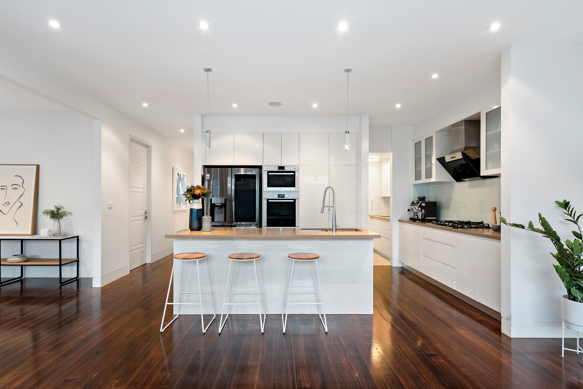 Property Gallery Thumbnail 3