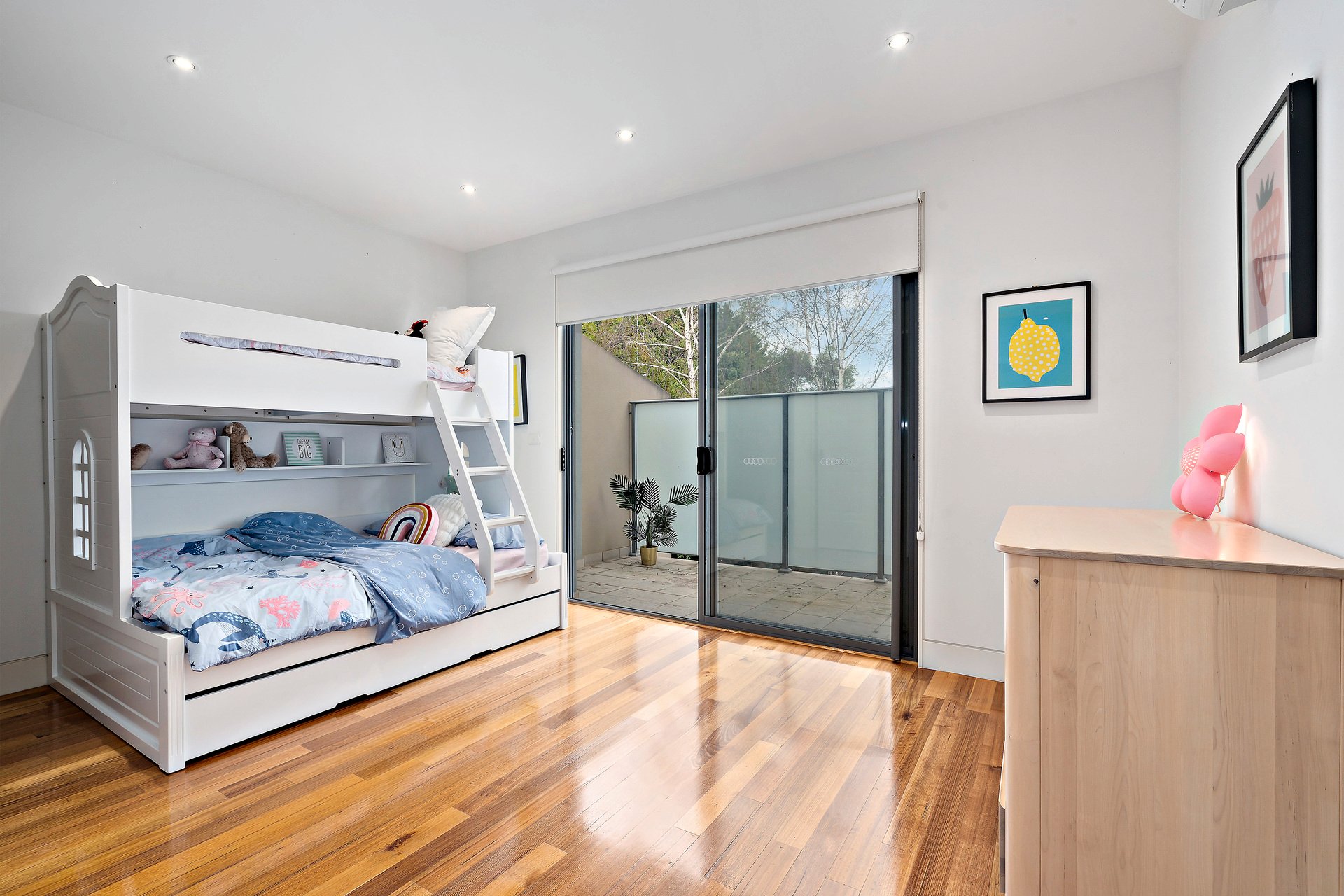 Property Gallery Thumbnail 9