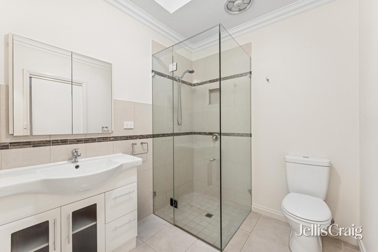 6A Curnola Avenue, Doncaster image 12