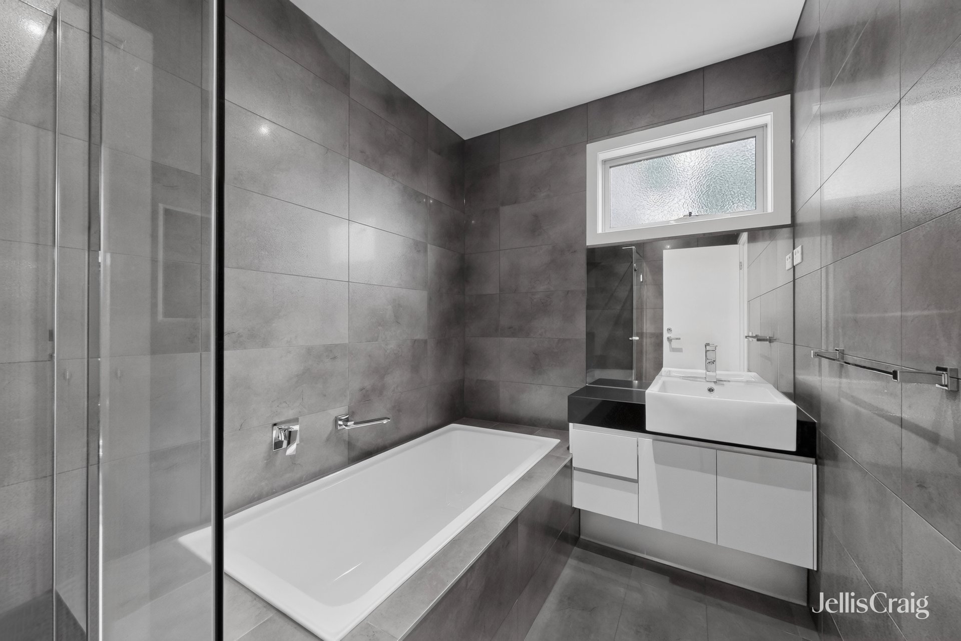 6A Loch Crescent, Strathmore image 12