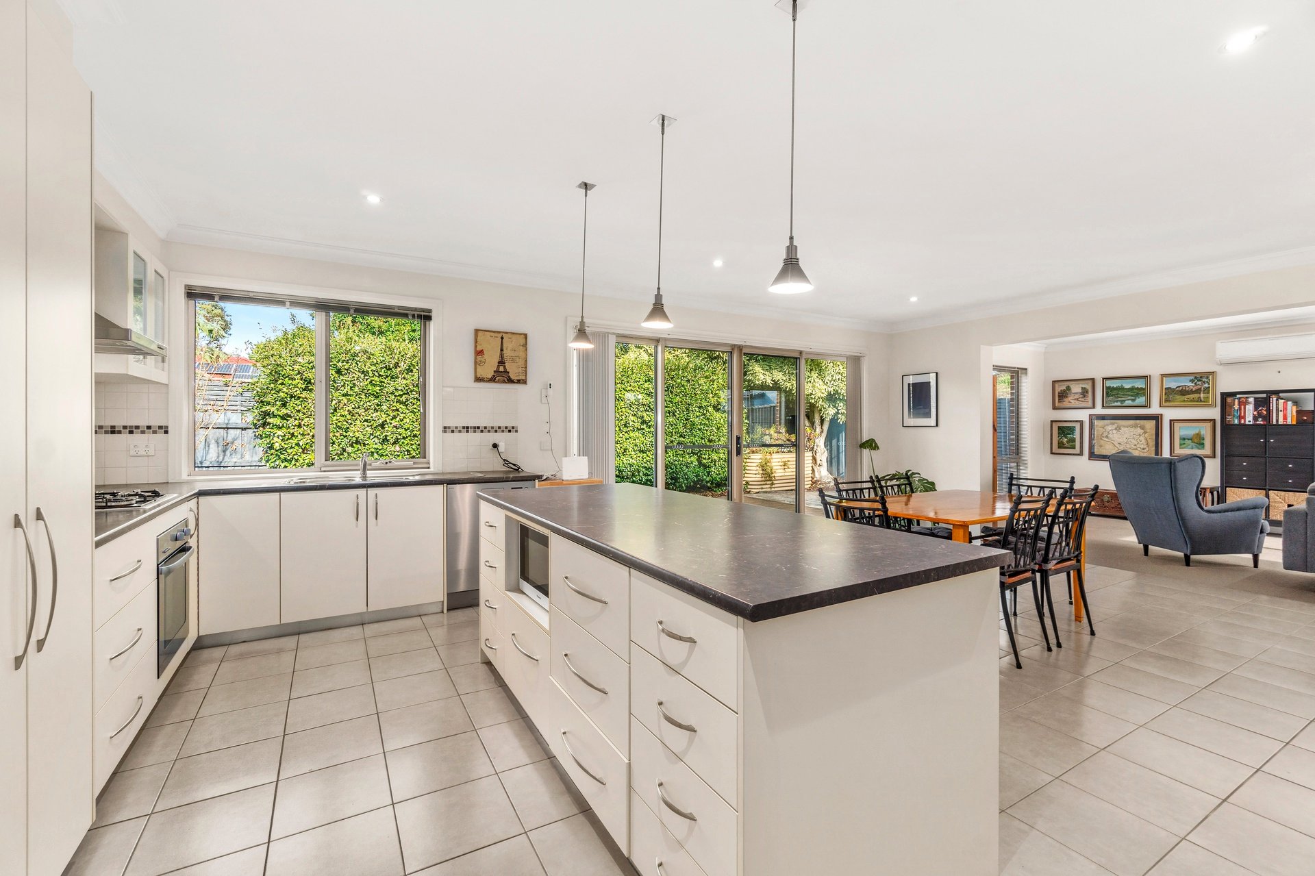 6A Nyanda Court, Croydon image 3