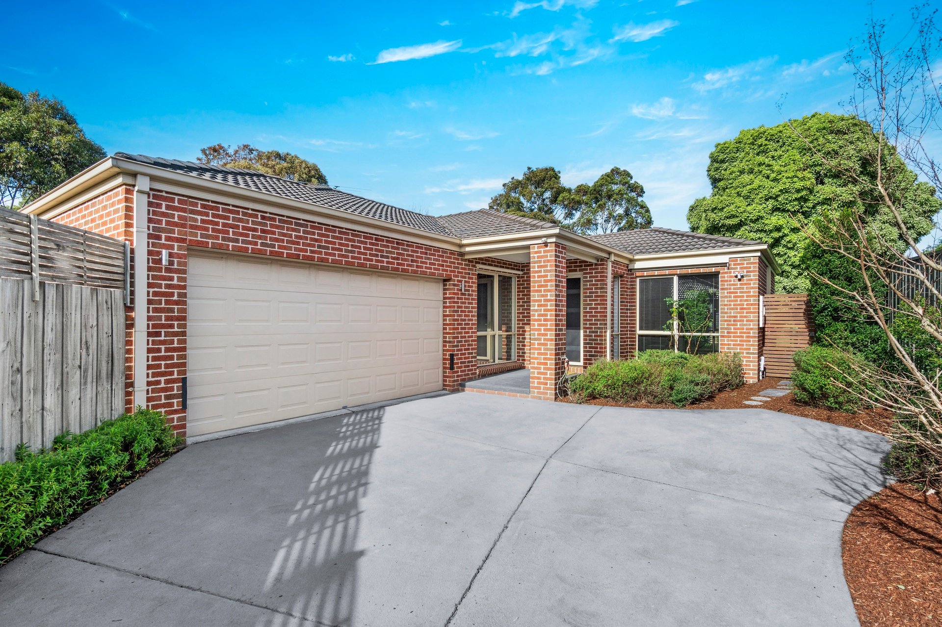 6A Nyanda Court, Croydon image 1
