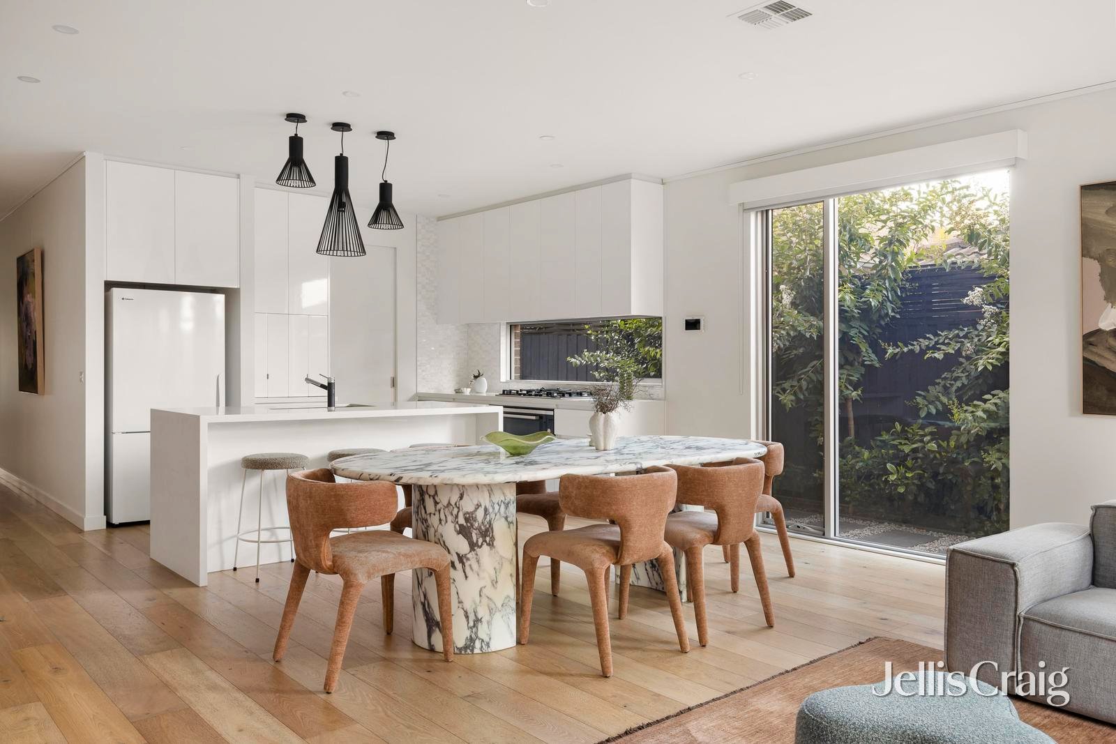 6a Poole Avenue, Hampton image 3