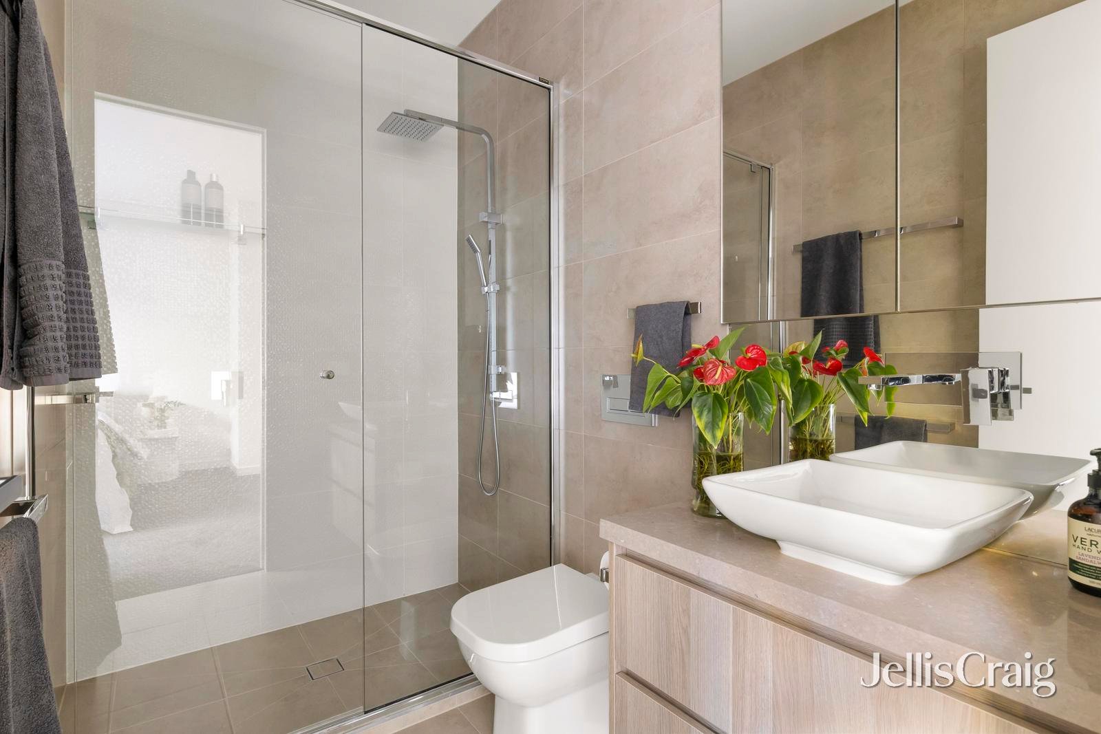 6a Poole Avenue, Hampton image 9