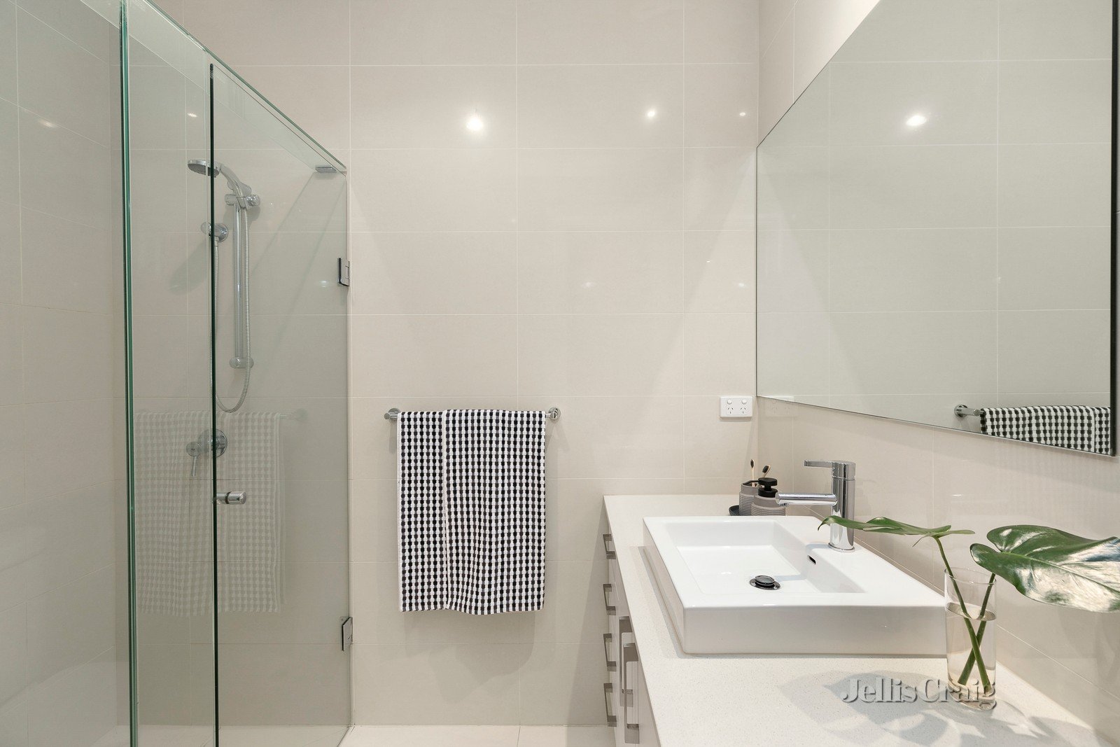 6A Prior Rd, Malvern East image 9