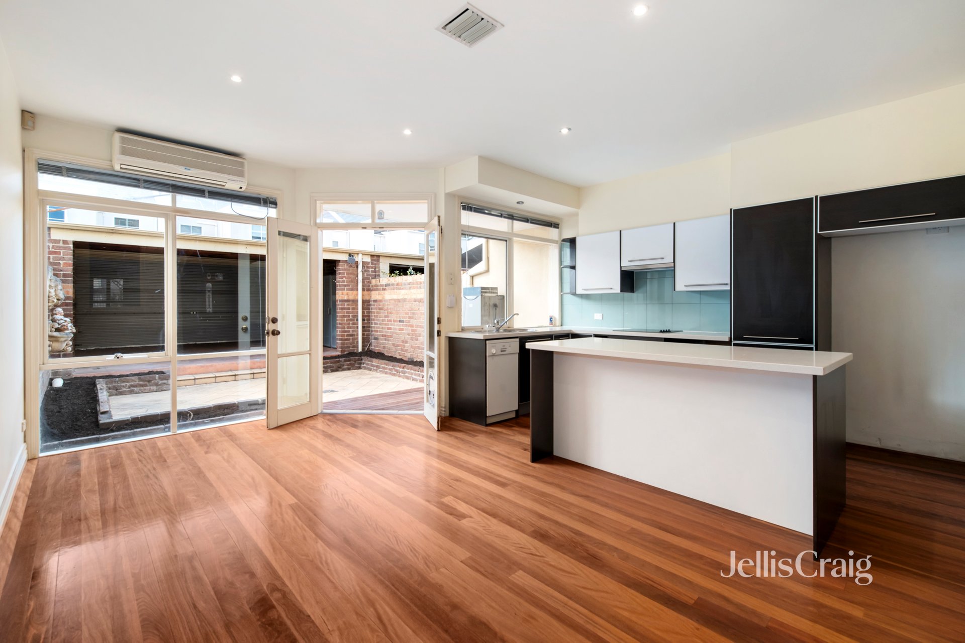 6A Surrey Rd, South Yarra image 4