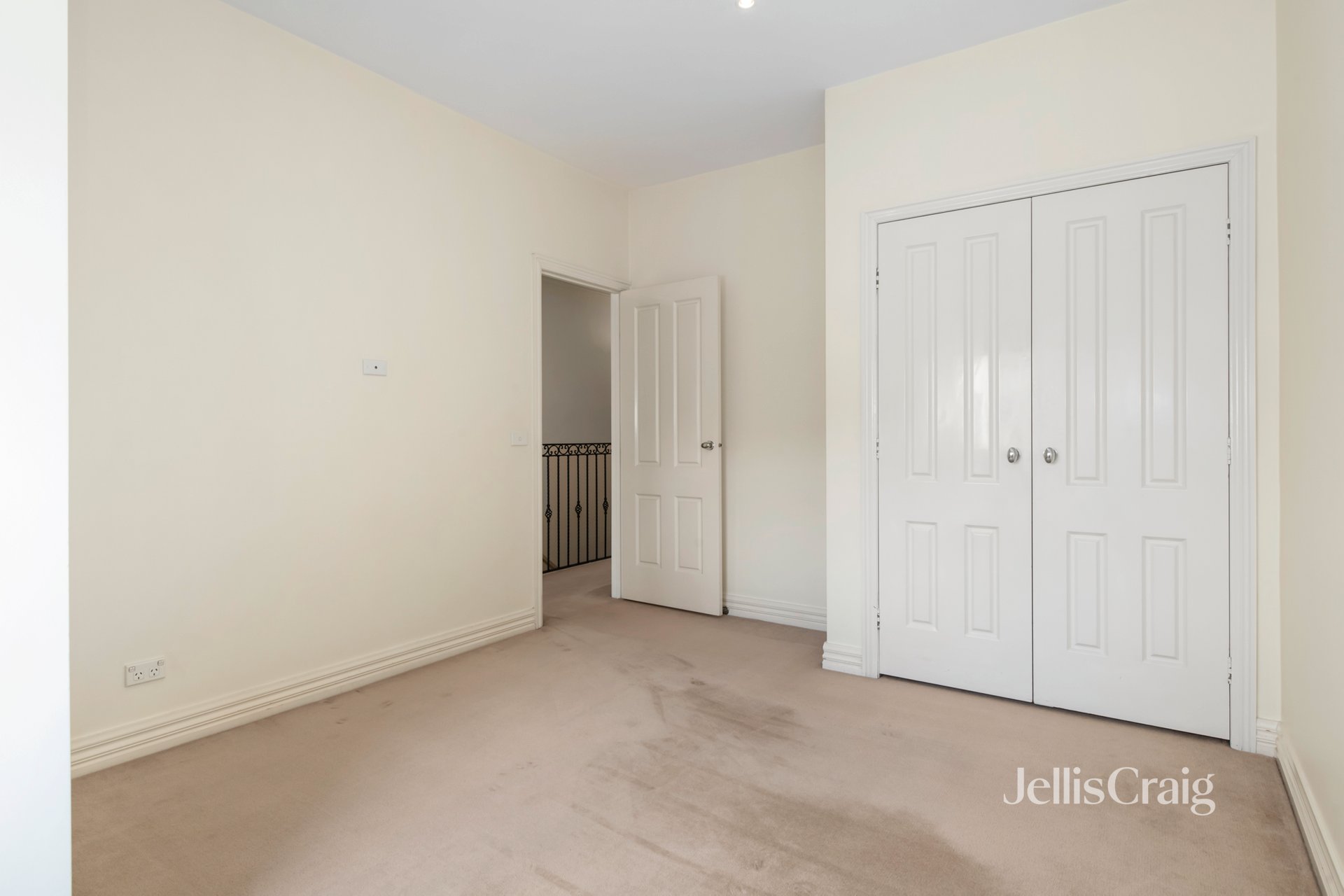 6A Surrey Rd, South Yarra image 8