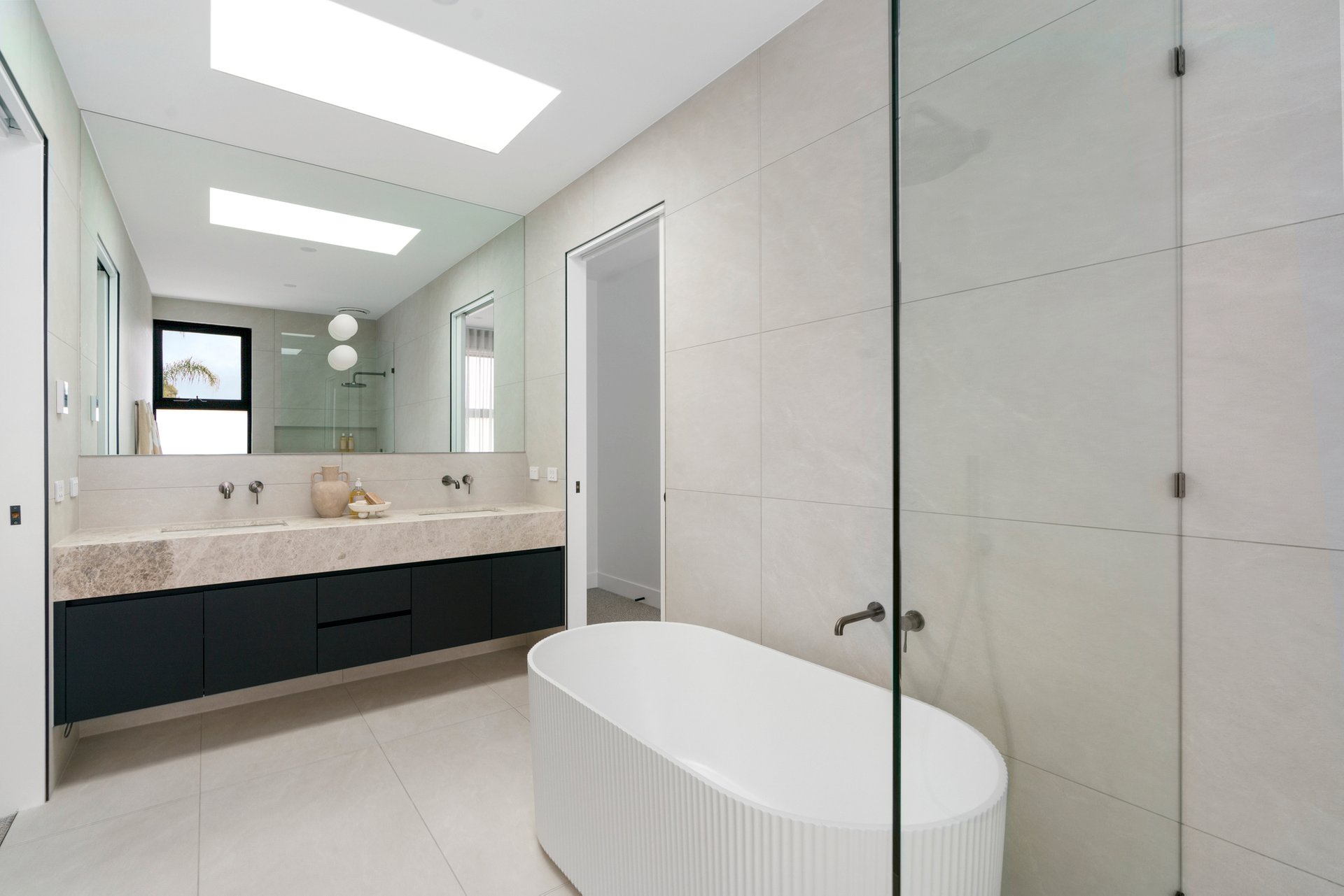 Property Gallery Thumbnail 11