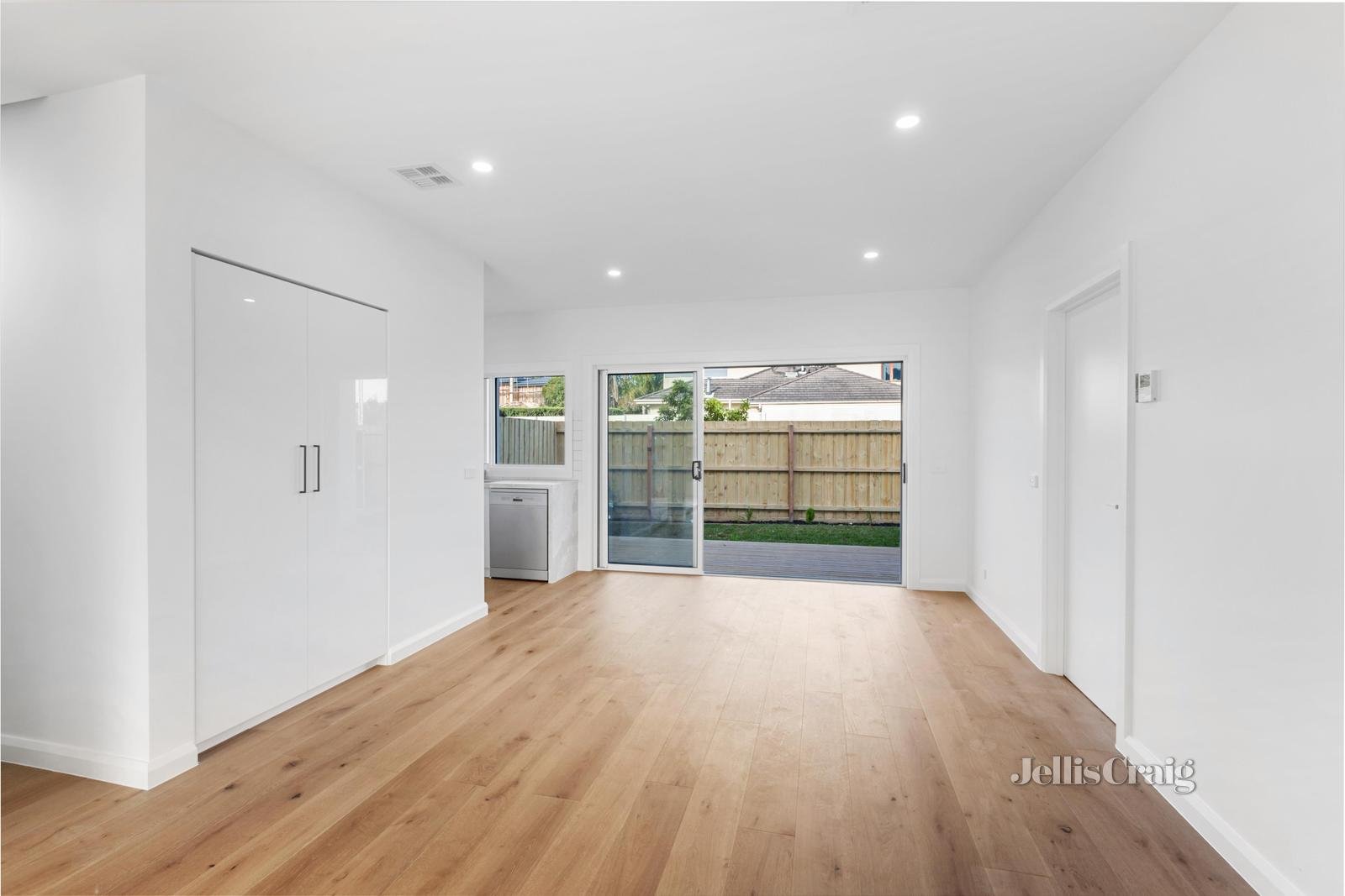 6B Beverley Grove, Mount Waverley image 3