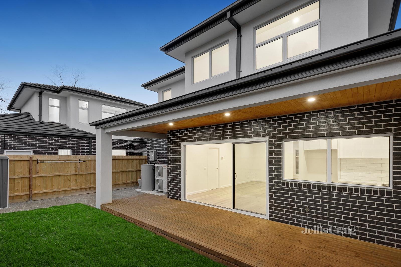 6B Beverley Grove, Mount Waverley image 11