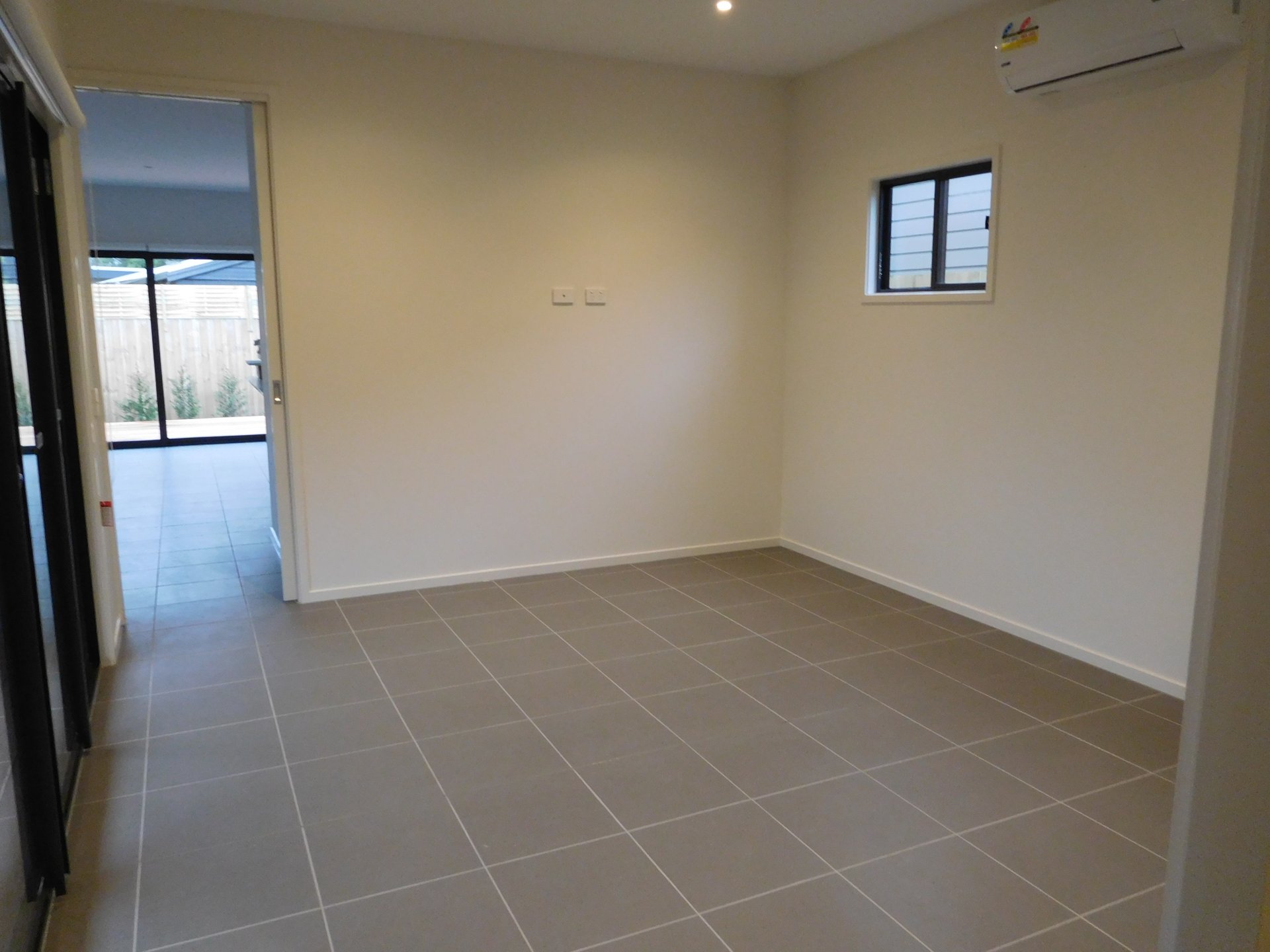 Property Gallery Thumbnail 3
