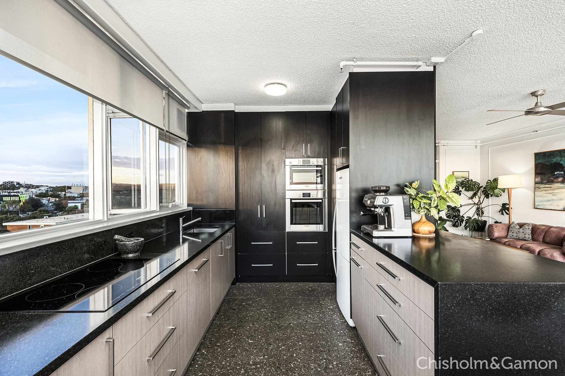 6B/12 Marine Parade, St&nbsp;Kilda image 5