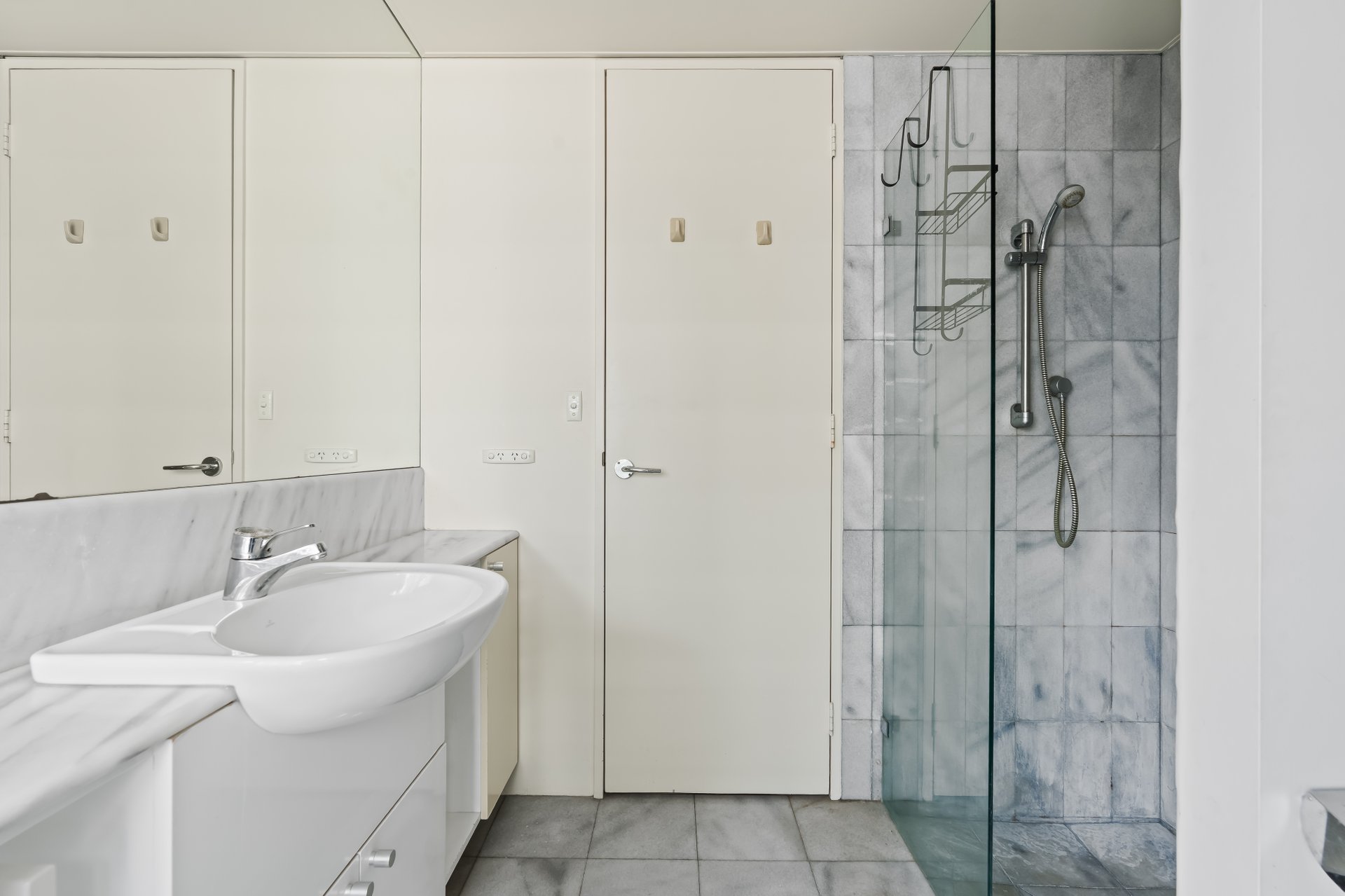 6C/29 Queens Road, Melbourne image 7