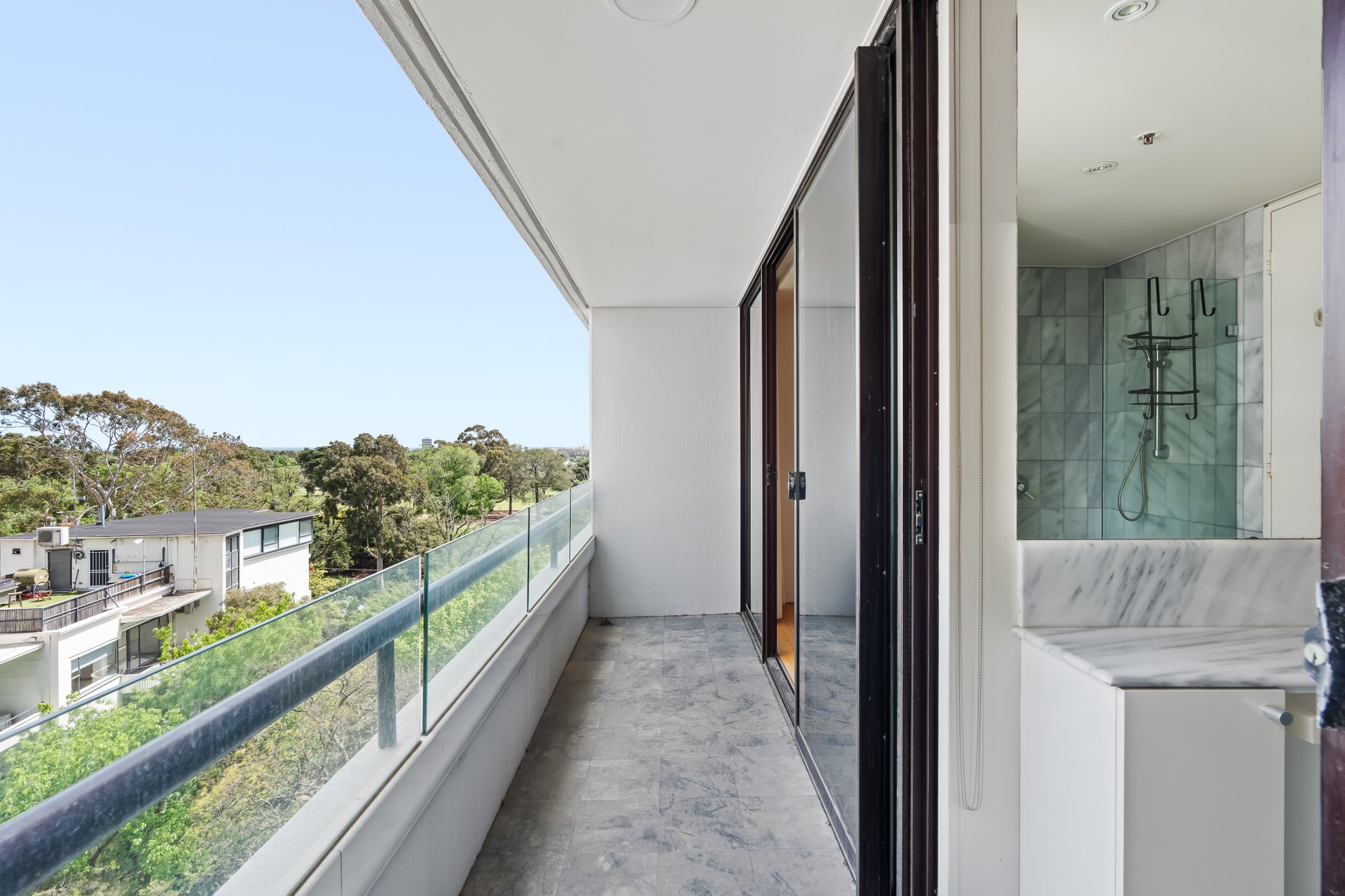 6C/29 Queens Road, Melbourne image 4