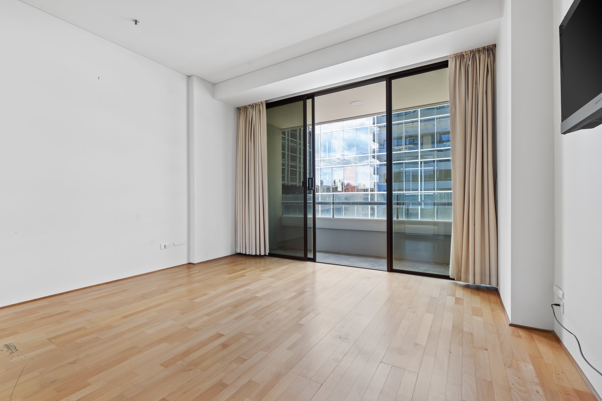 6C/29 Queens Road, Melbourne image 5