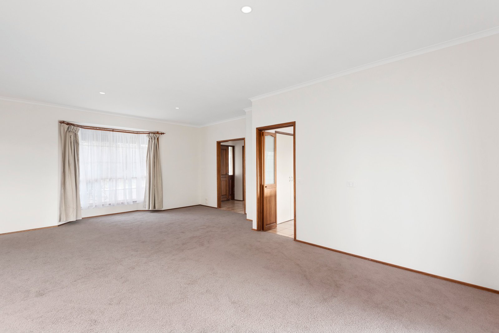Property Gallery Thumbnail 2