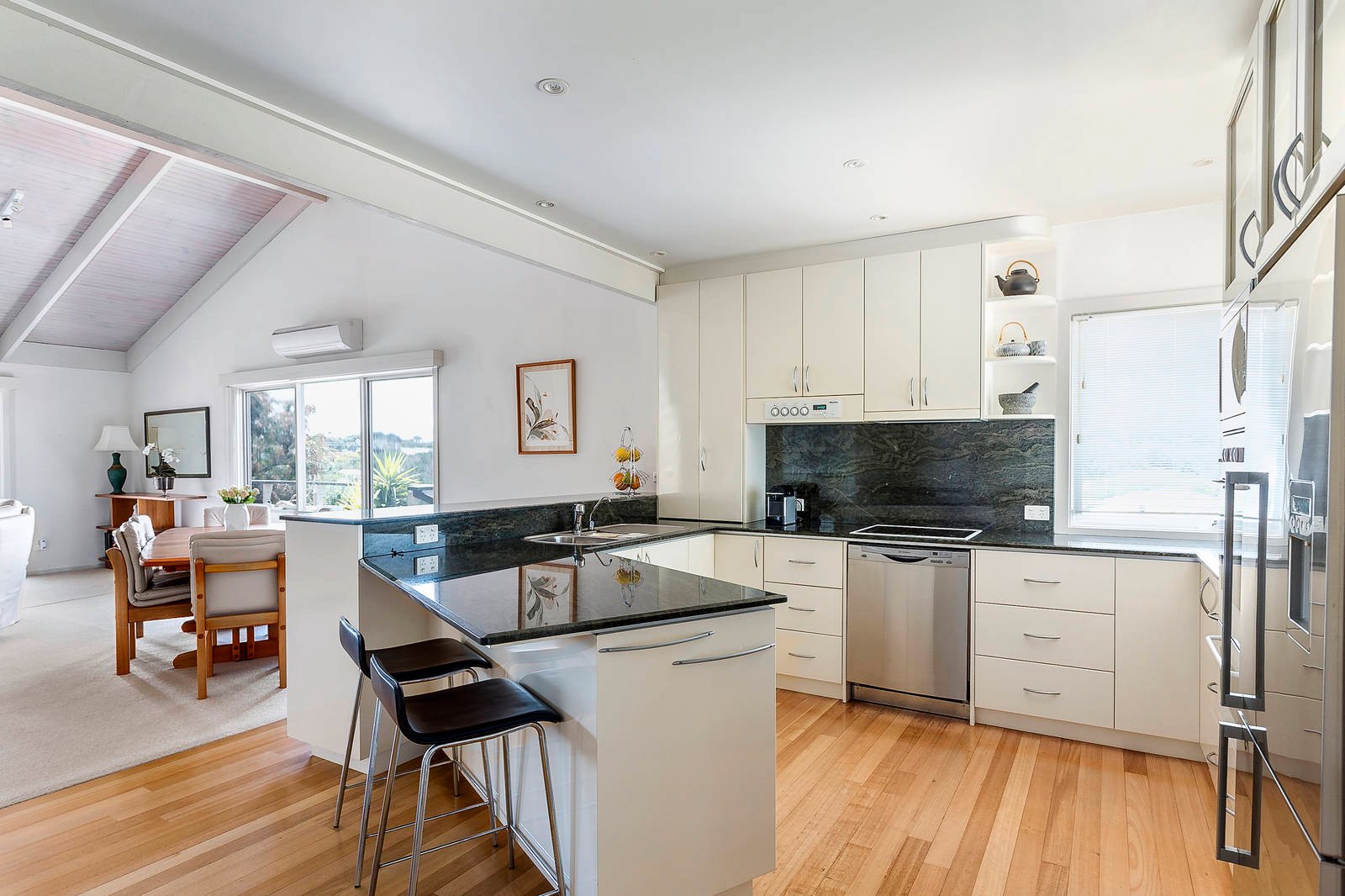 Property Gallery Thumbnail 6
