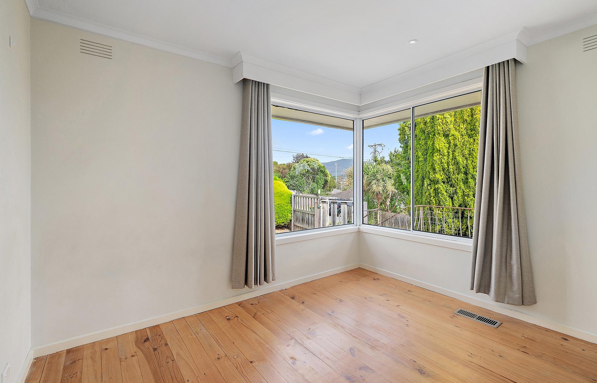 7 Aintree street, Mooroolbark image 4