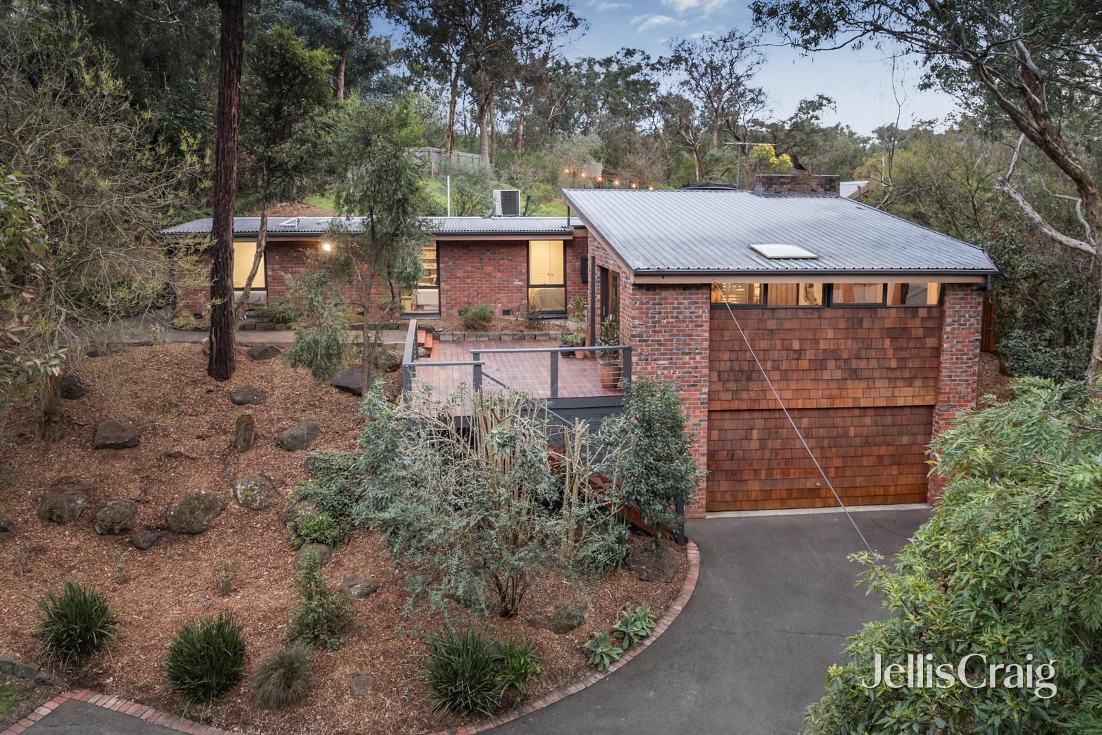 7 Allison Crescent, Eltham North image 1