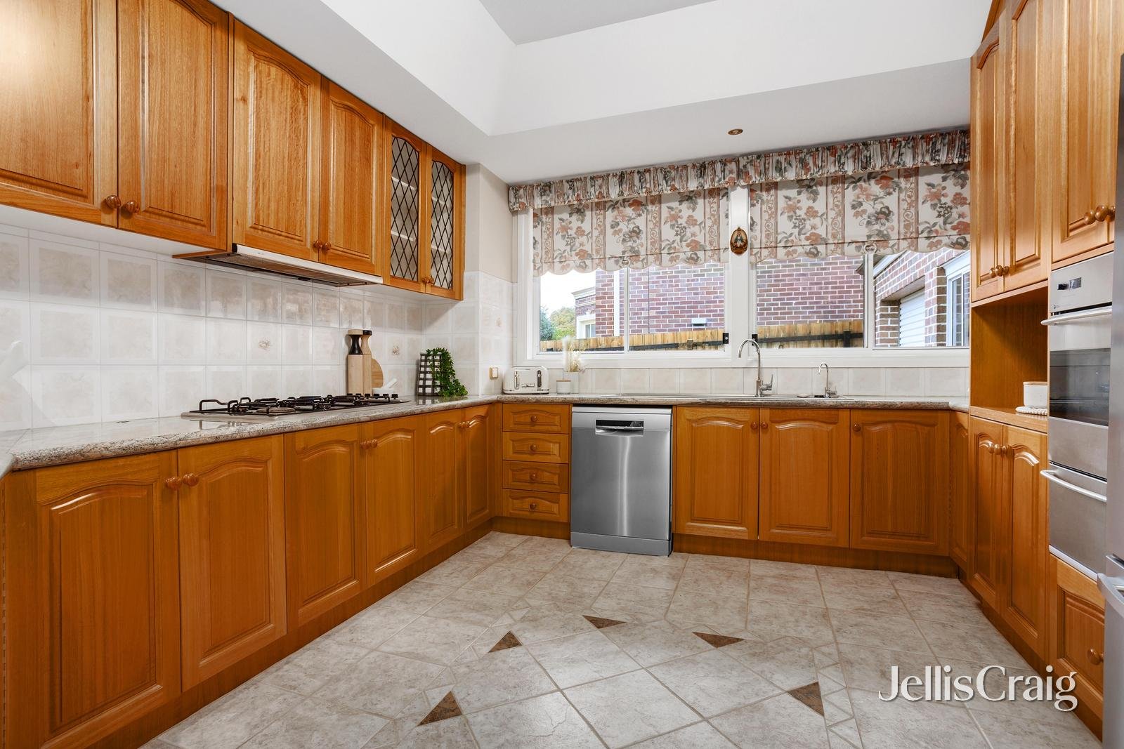 7 Almerta Place, Bulleen image 4