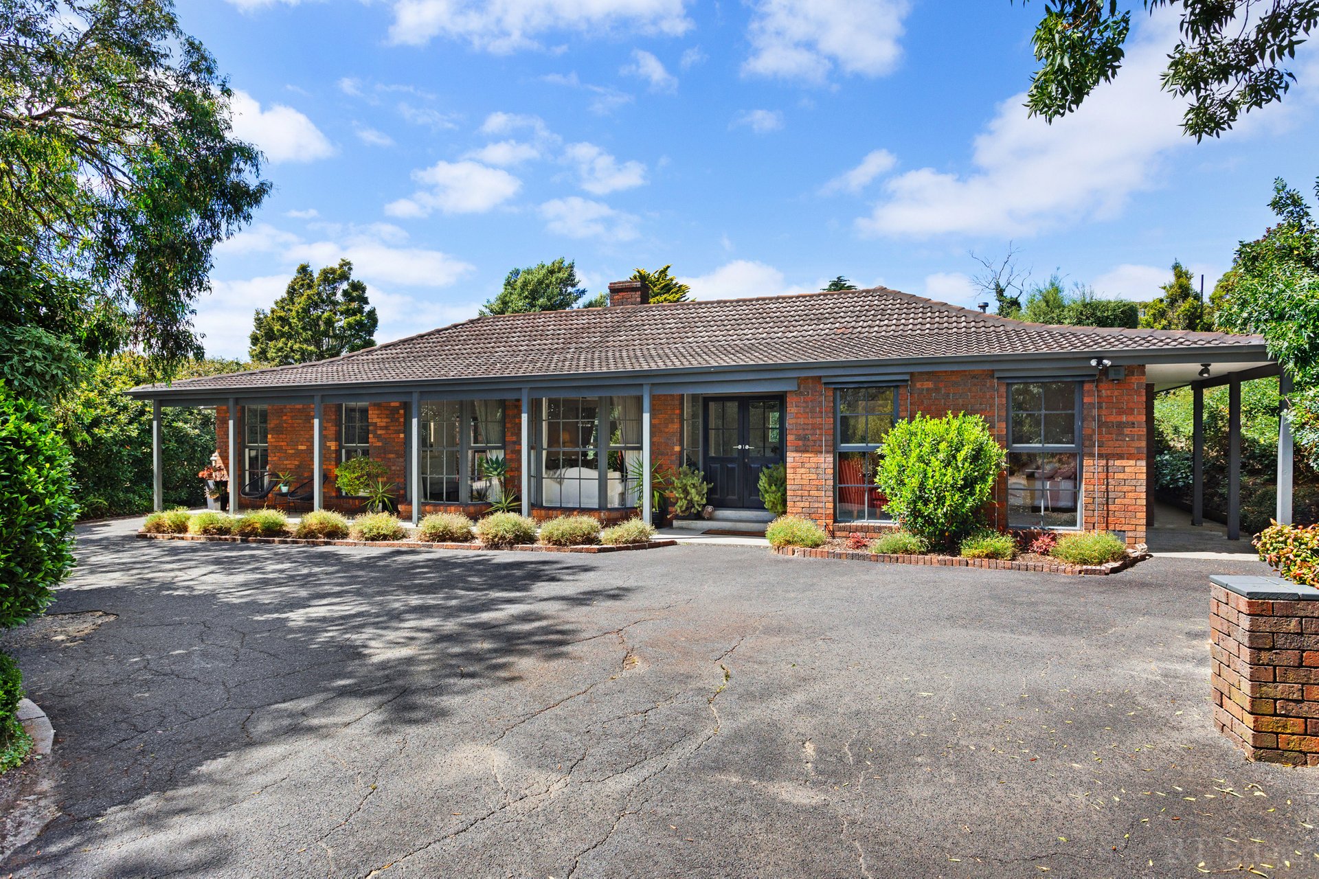 Property Gallery Thumbnail 3