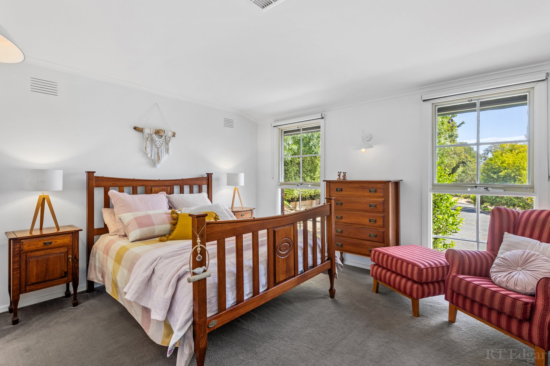 Property Gallery Thumbnail 8