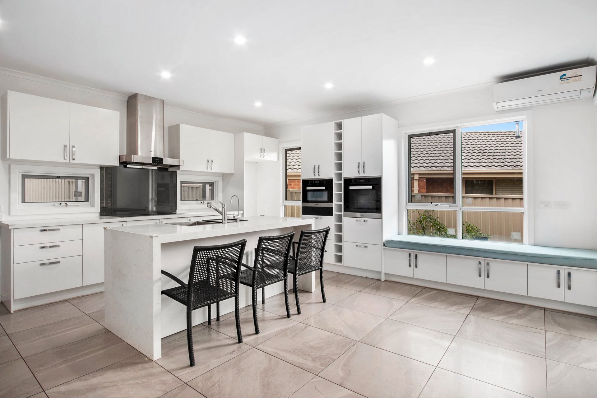 7 Angus Court OAKLEIGH SOUTH