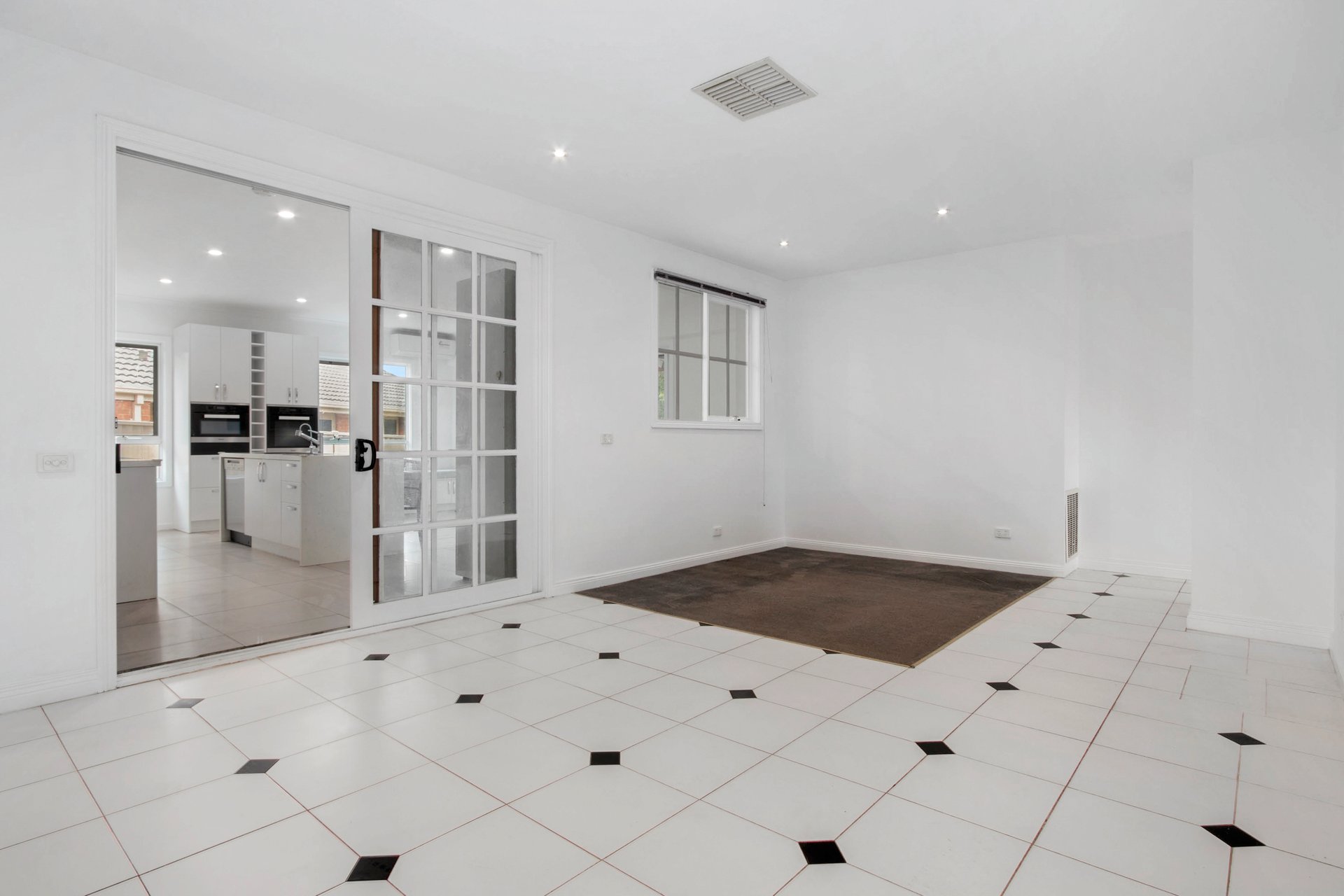 7 Angus Court OAKLEIGH SOUTH