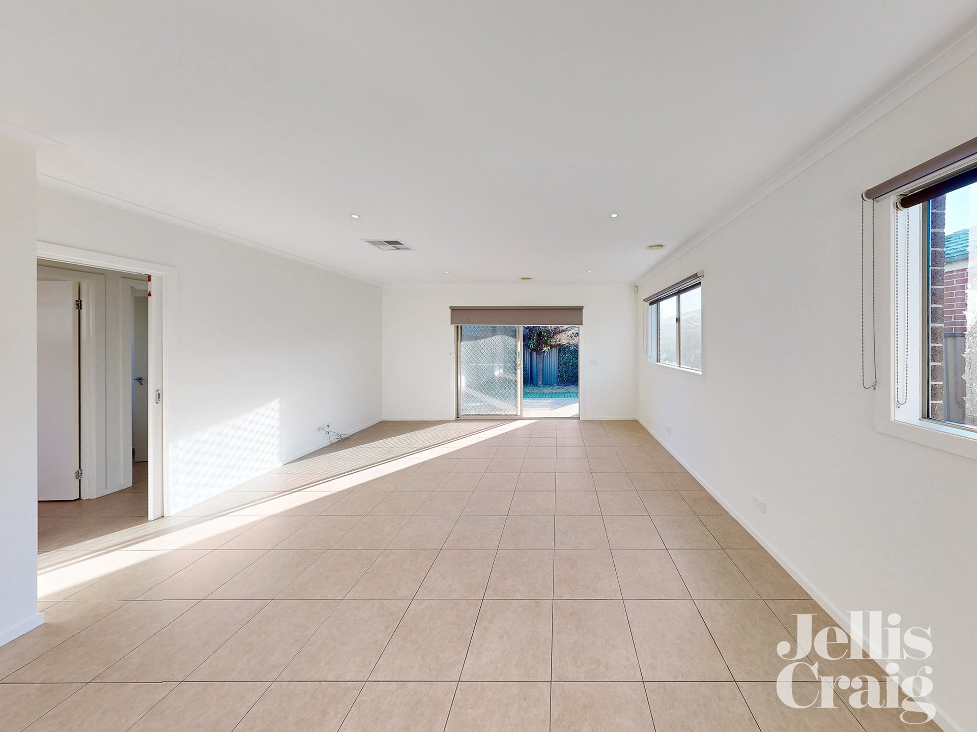 7 Appaloosa Grove, Clyde North image 2