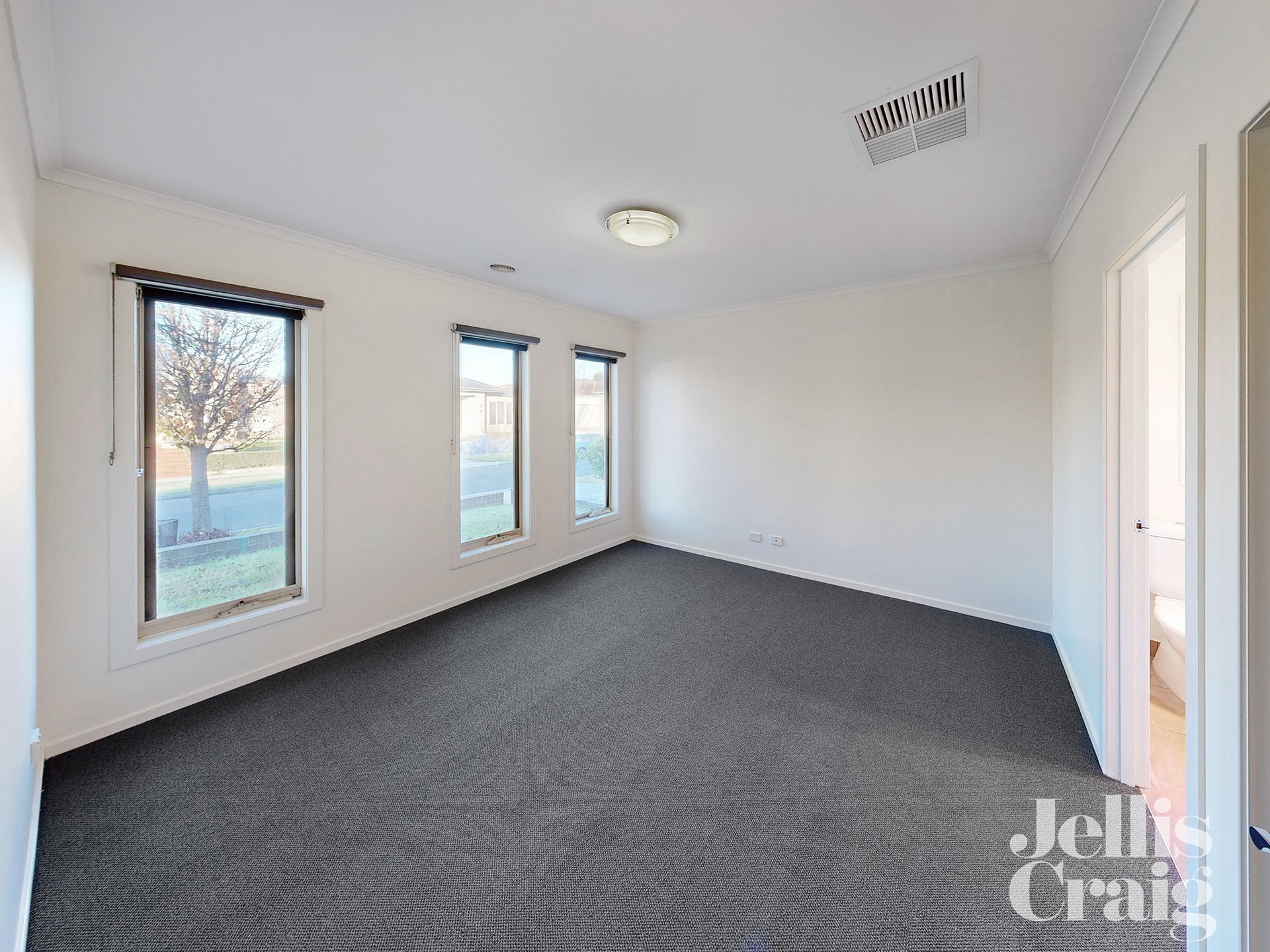 7 Appaloosa Grove, Clyde North image 6