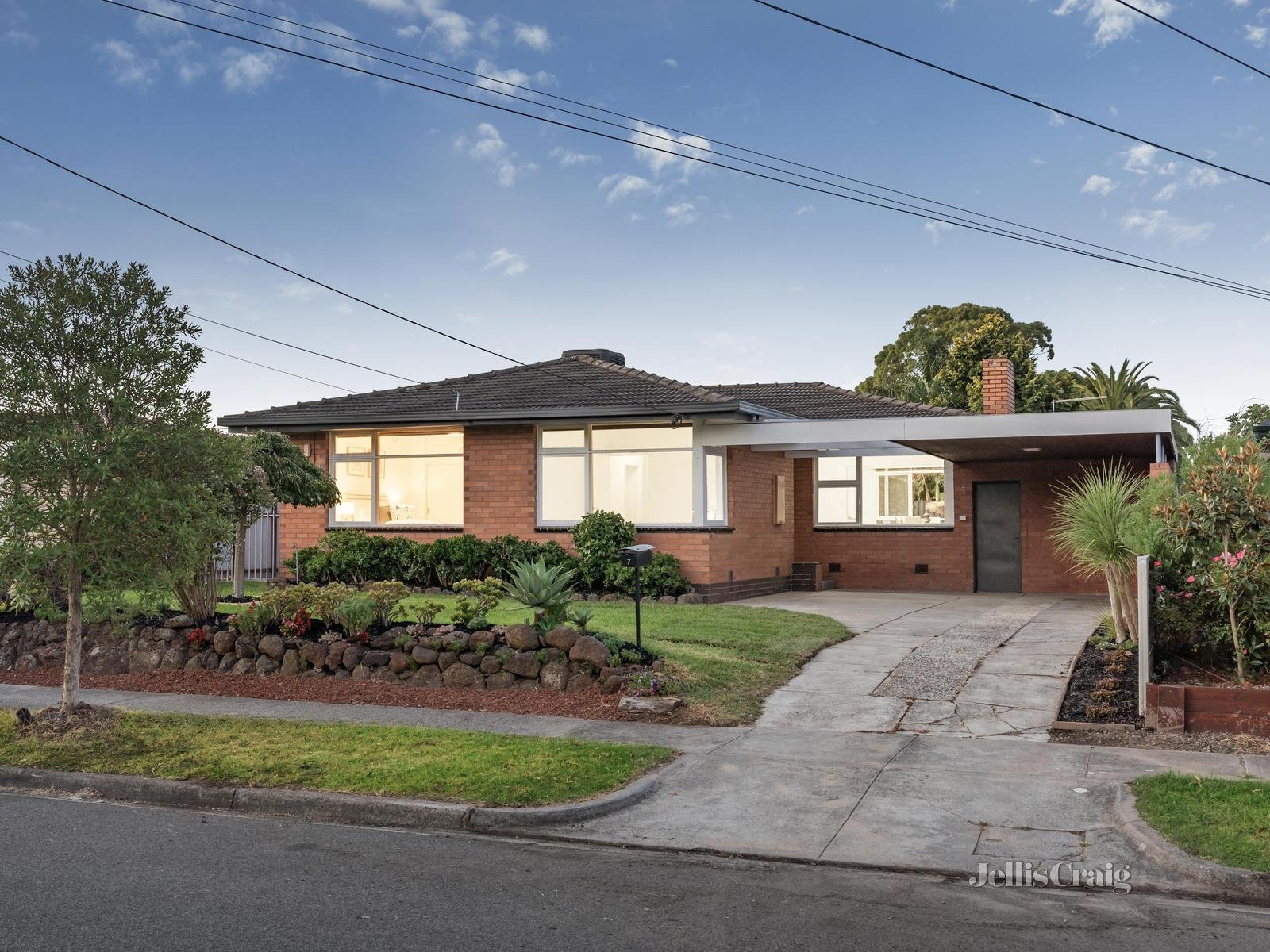 7 Astelot Drive, Donvale image 1