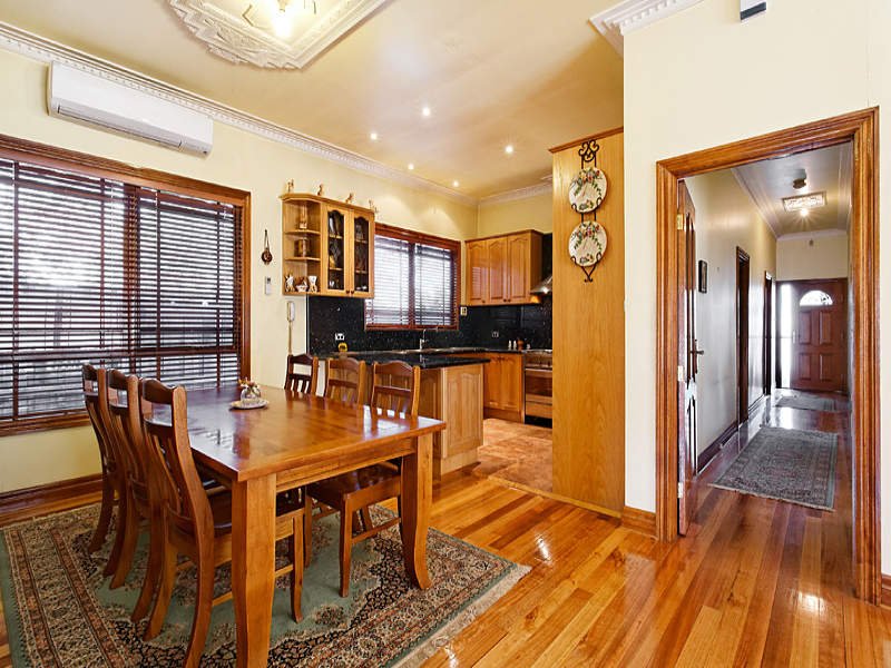 7 Austin Crescent East, Yarraville image 2