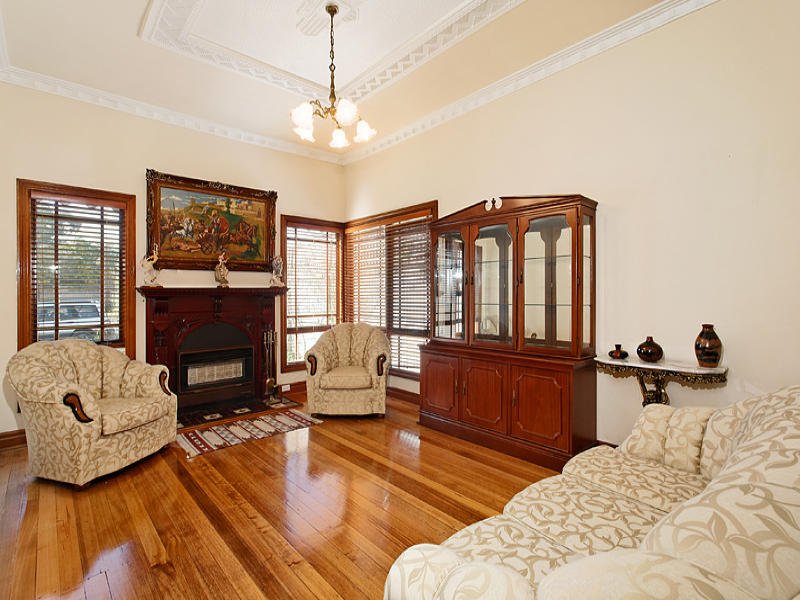 7 Austin Crescent East, Yarraville image 4