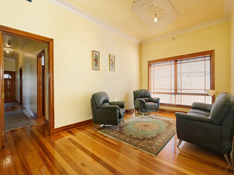7 Austin Crescent East, Yarraville image 5