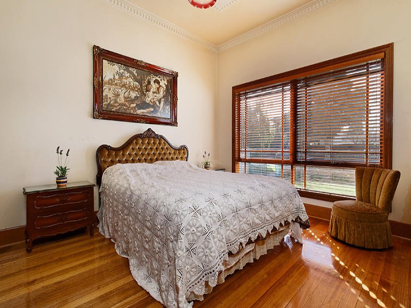 7 Austin Crescent East, Yarraville image 7