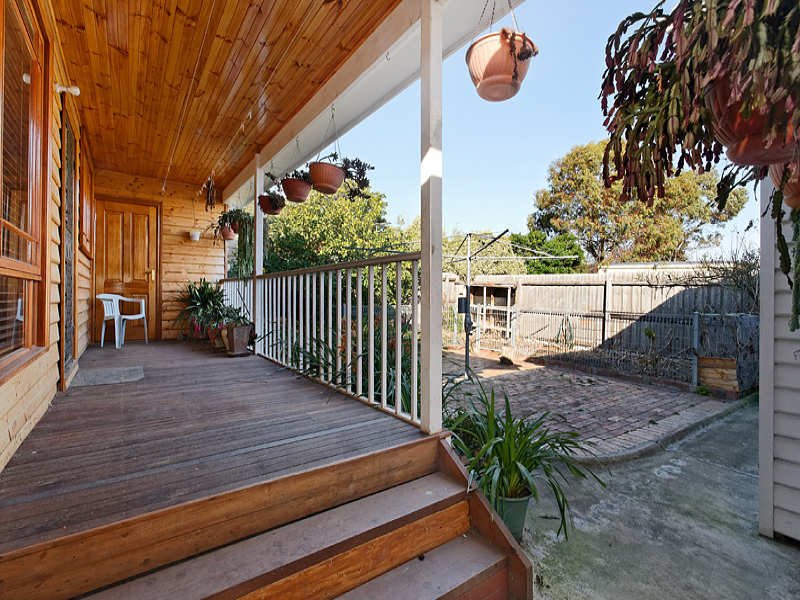 7 Austin Crescent East, Yarraville image 9