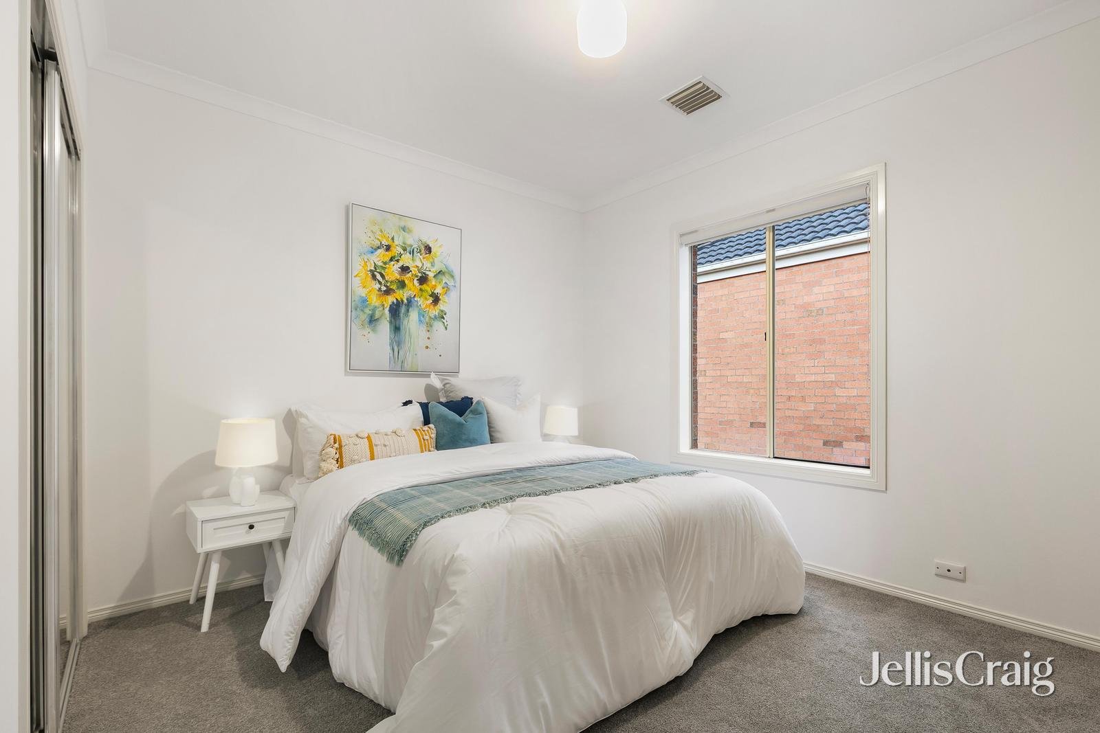 7 Autumn Grove, Mitcham image 3