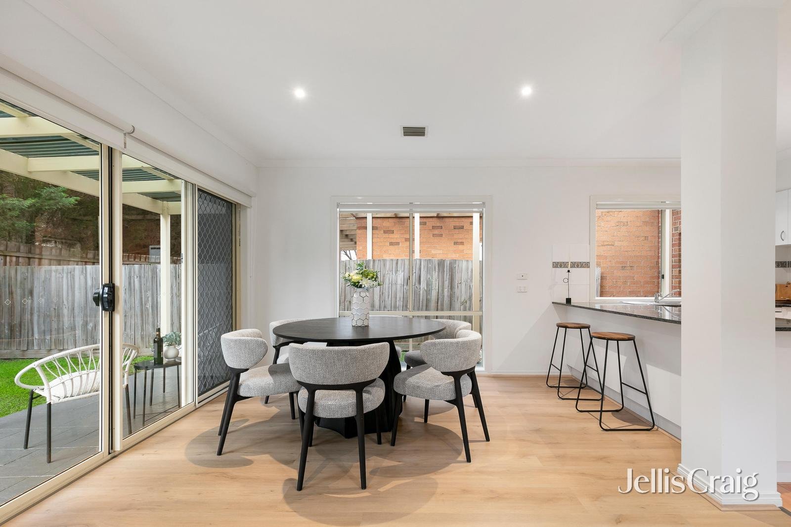 7 Autumn Grove, Mitcham image 10