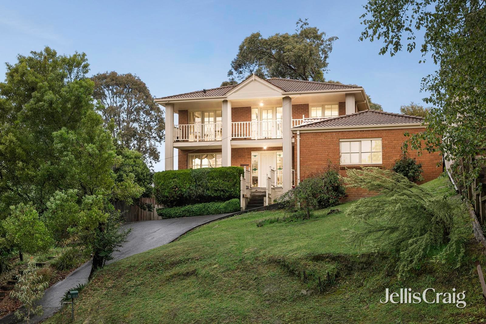 7 Avalon Street, Mooroolbark image 1