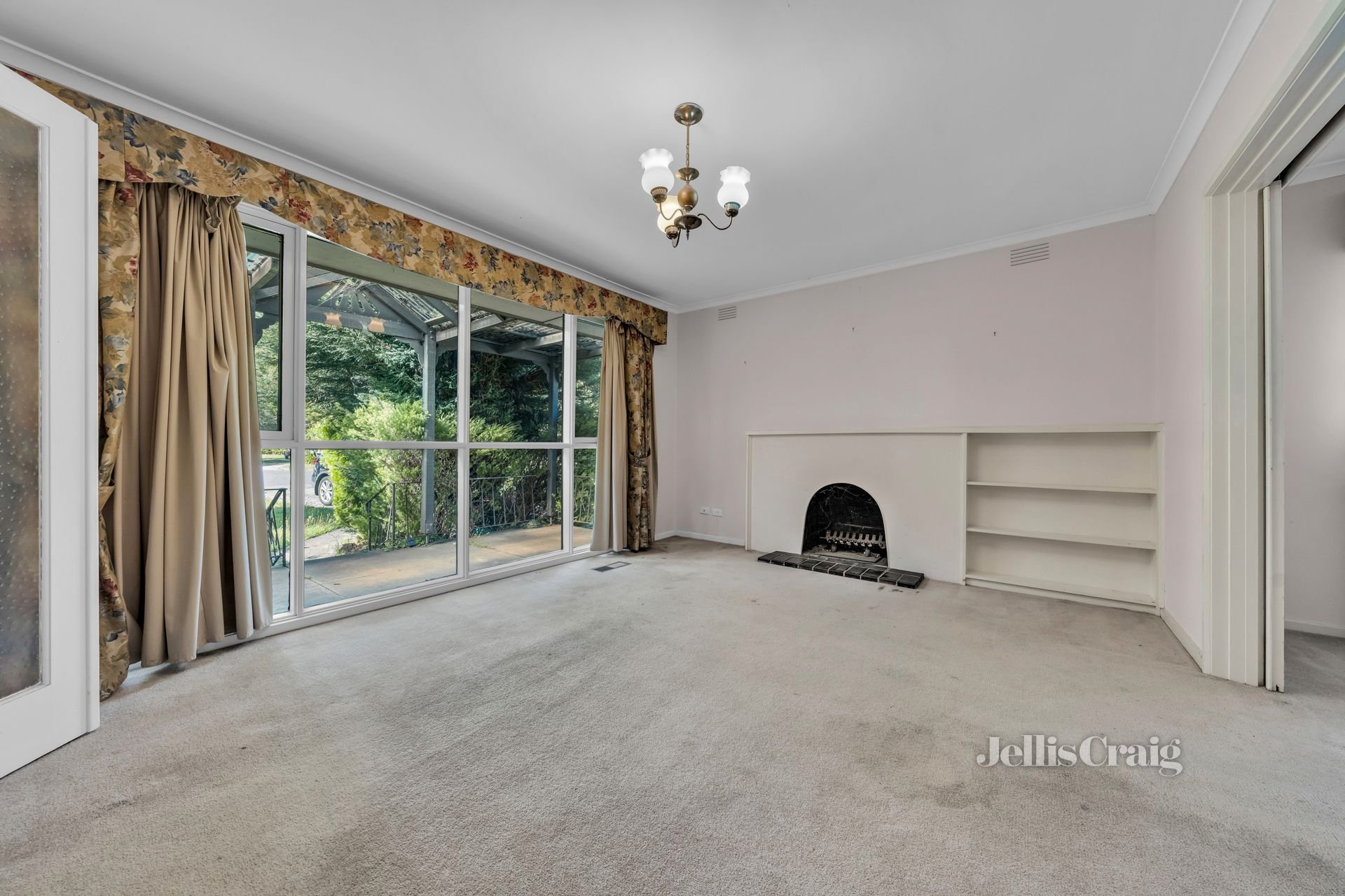 7 Bambra Court, Mount Waverley image 2