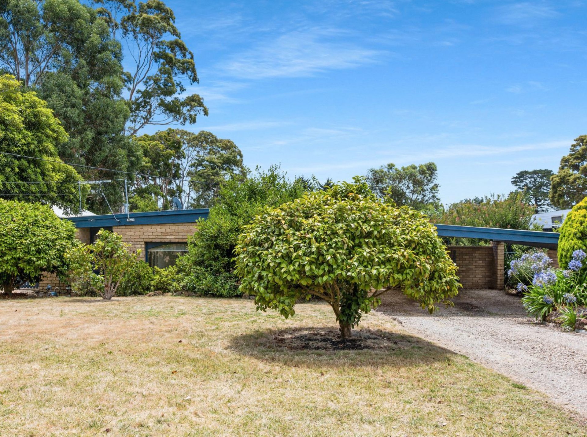 Property Gallery Thumbnail 9