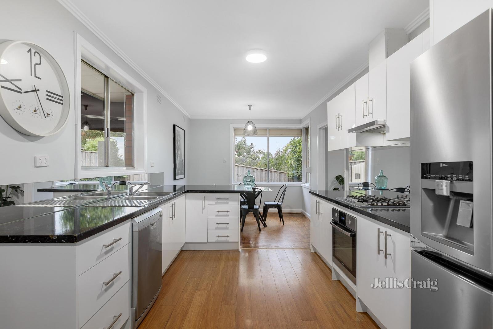 7 Banks Road, Eltham North image 3