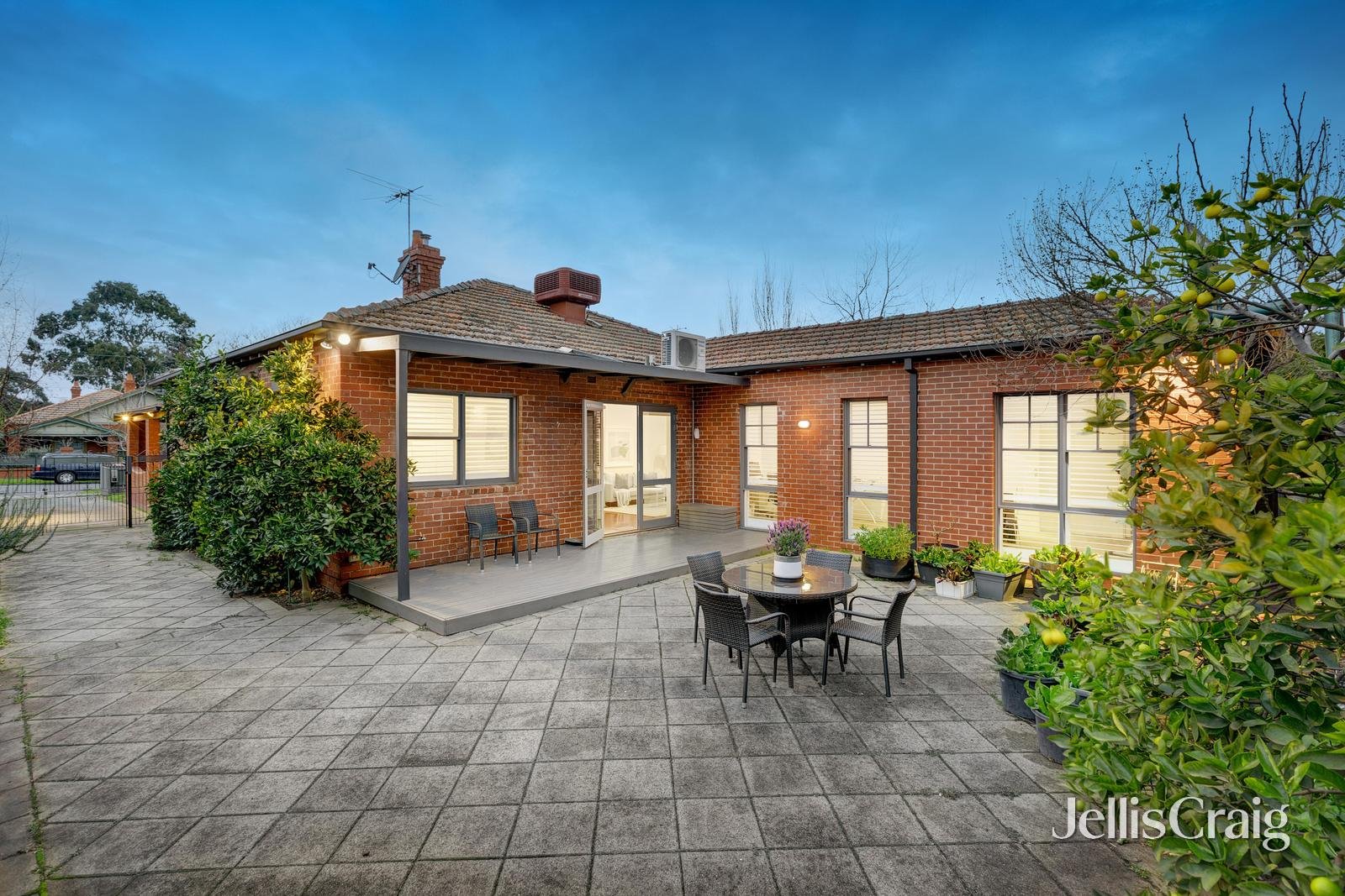 7 Banool Avenue, Kew image 2