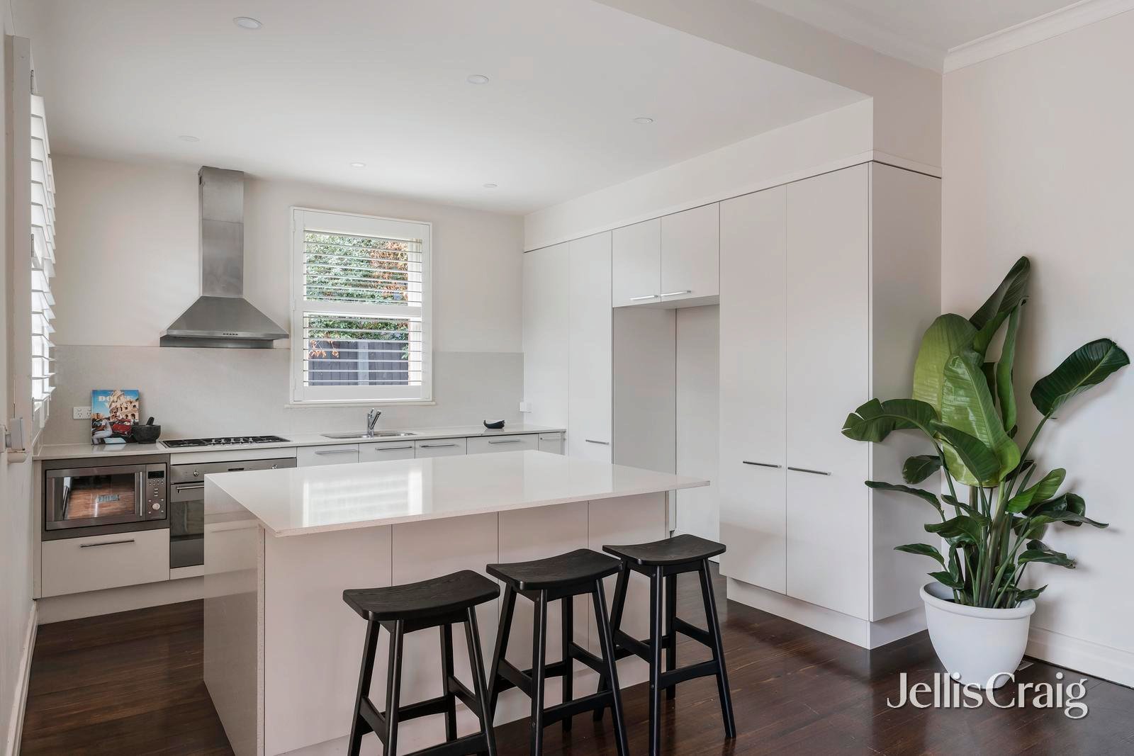 7 Banool Avenue, Kew image 5