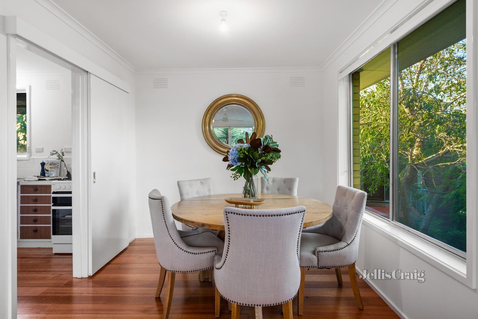 7 Baron Court, Ringwood image 3