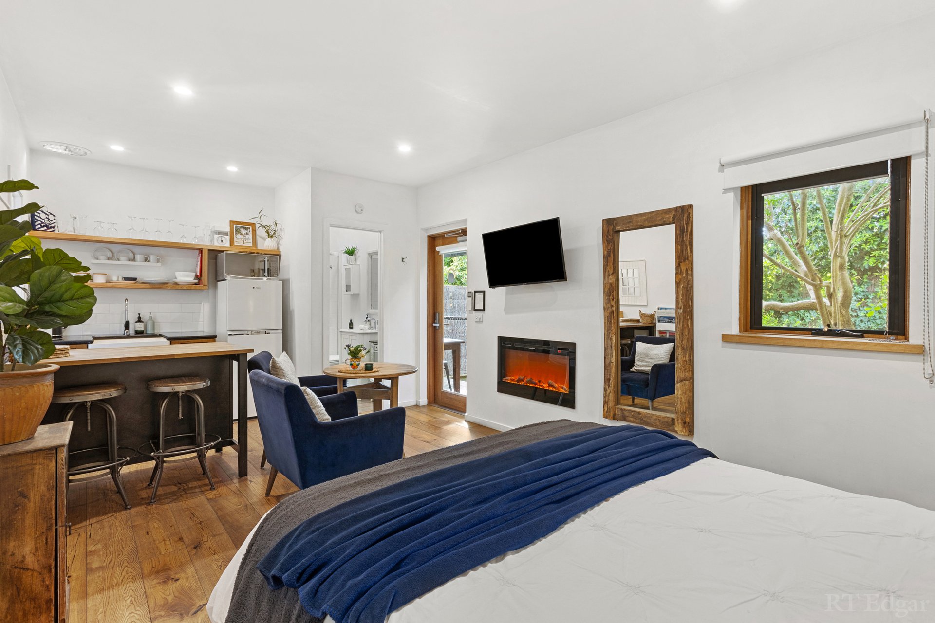 Property Gallery Thumbnail 16