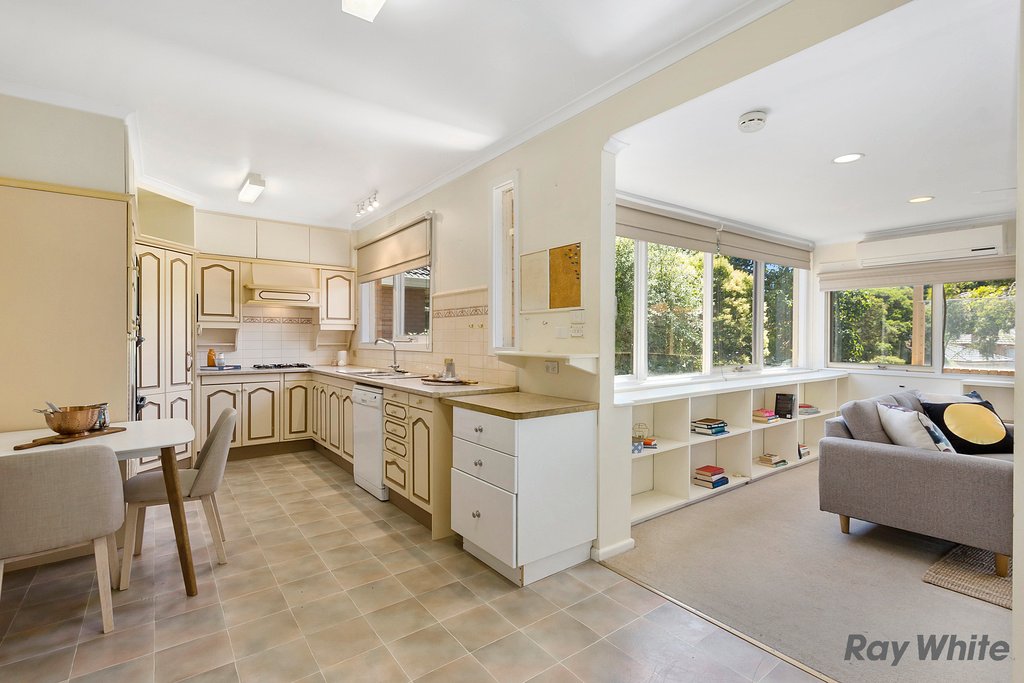 7 Benwerrin Drive, Burwood East image 5