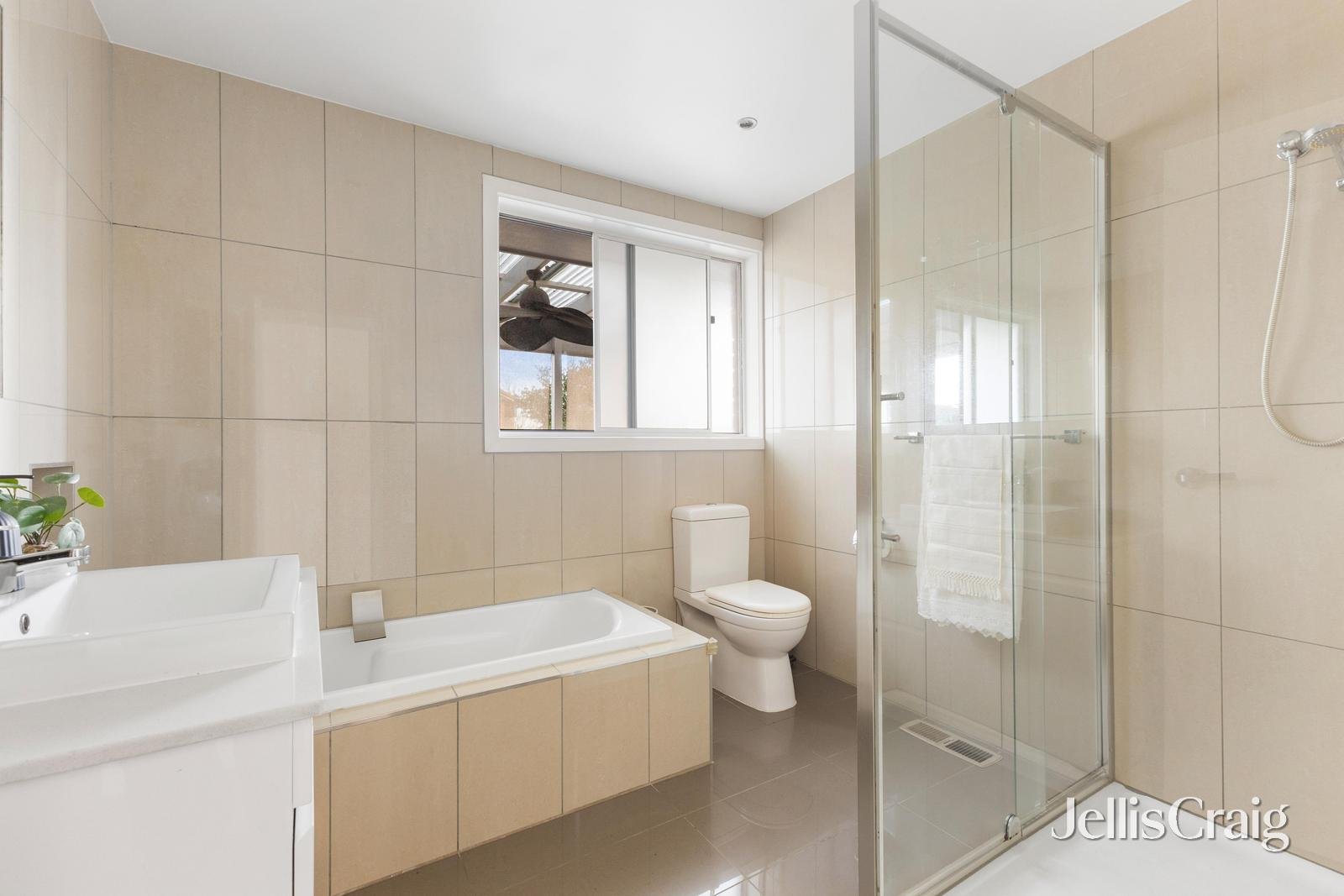 7 Binalong Court, Yallambie image 10