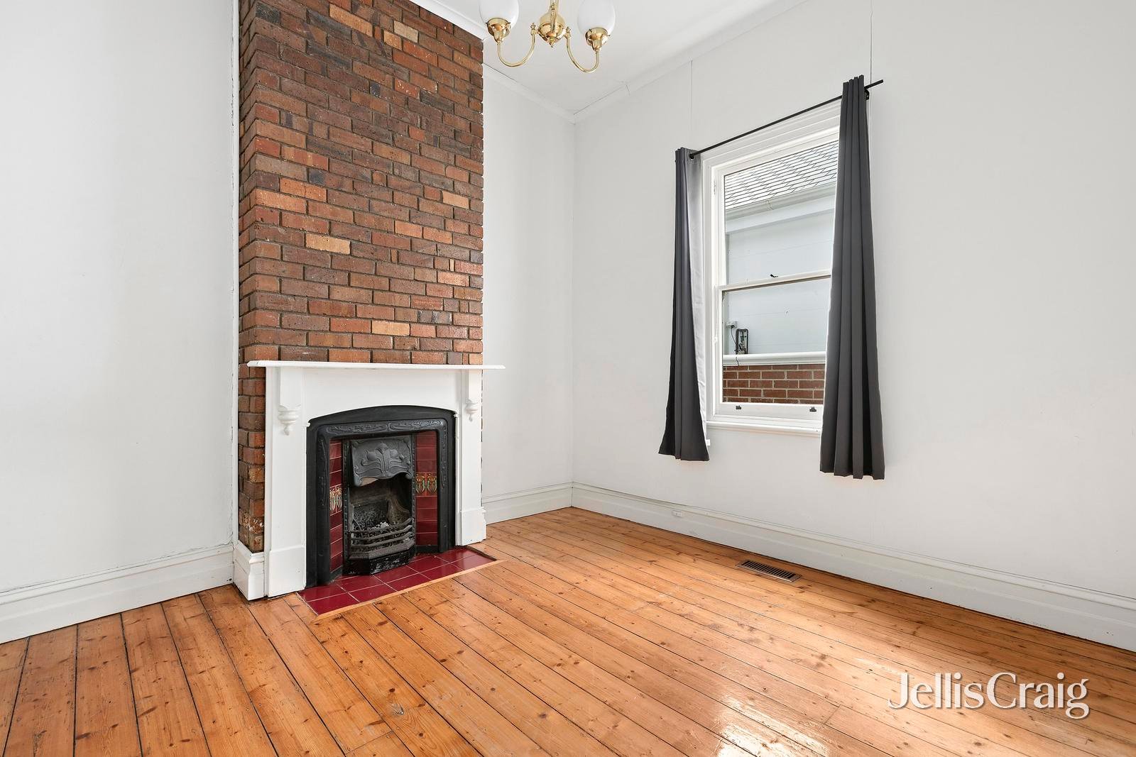 7 Black Street, Essendon image 4